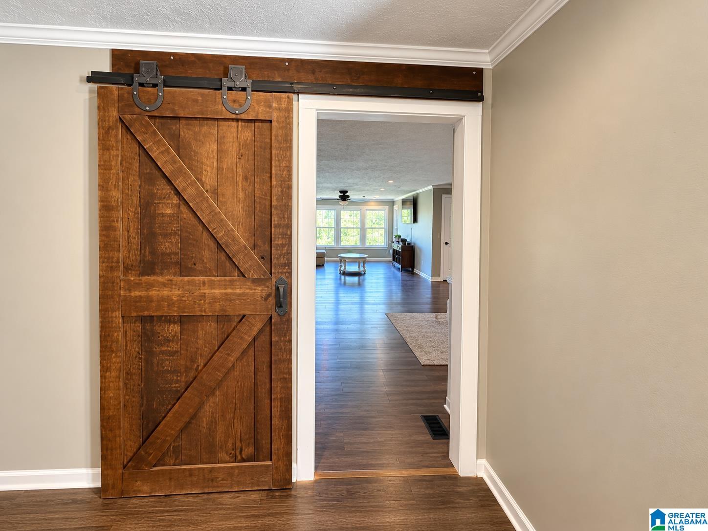 Photo 3 of Single family home for sale at 25 Arrowhead Trail, Anniston, AL 36206 | MLS# 21435378 | Listing updated on 2026-10-14