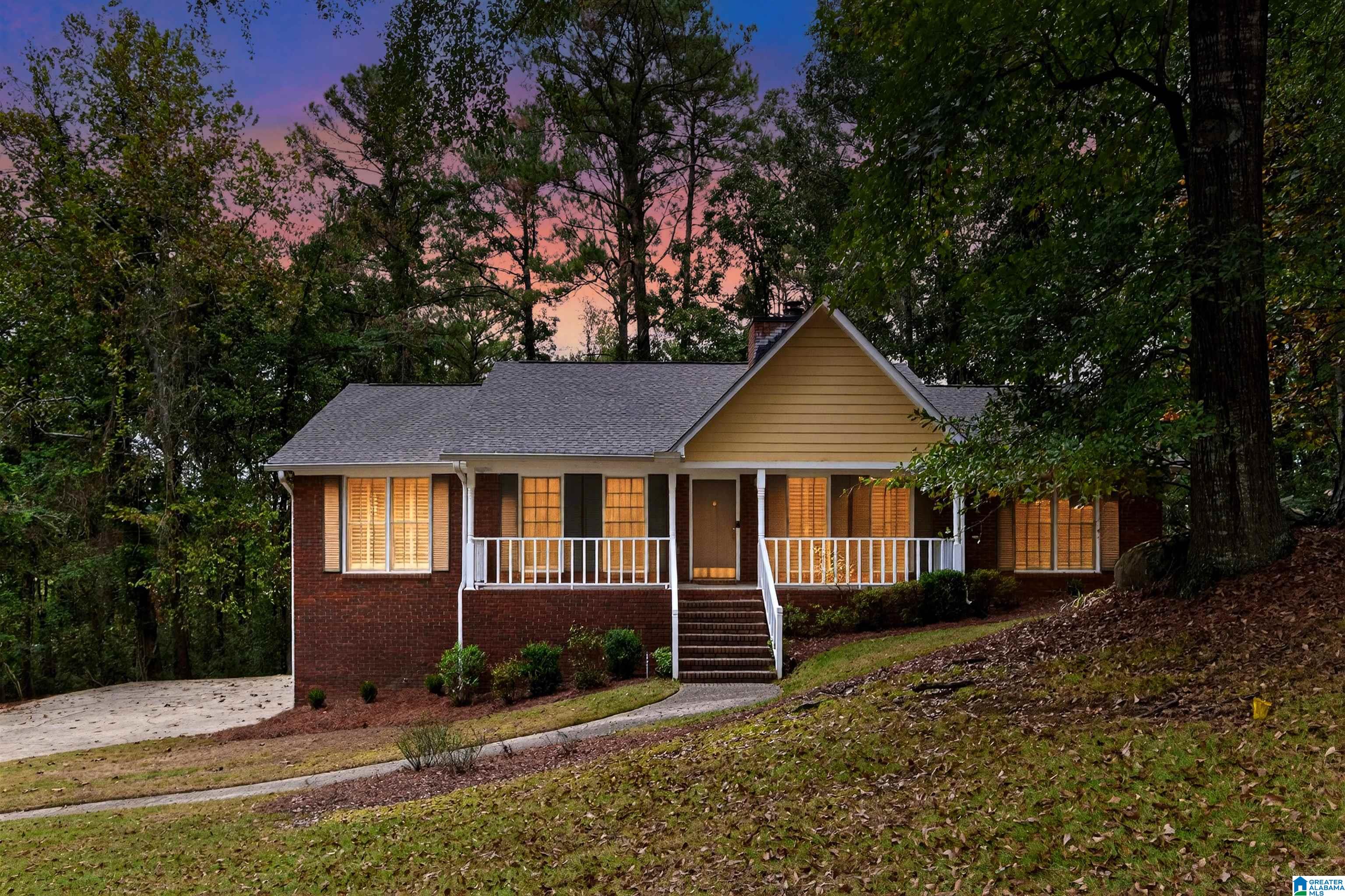 Homes for sale in Hoover, AL | 2037 Sweetgum Dr, Hoover, AL 35244 | MLS# 21435444