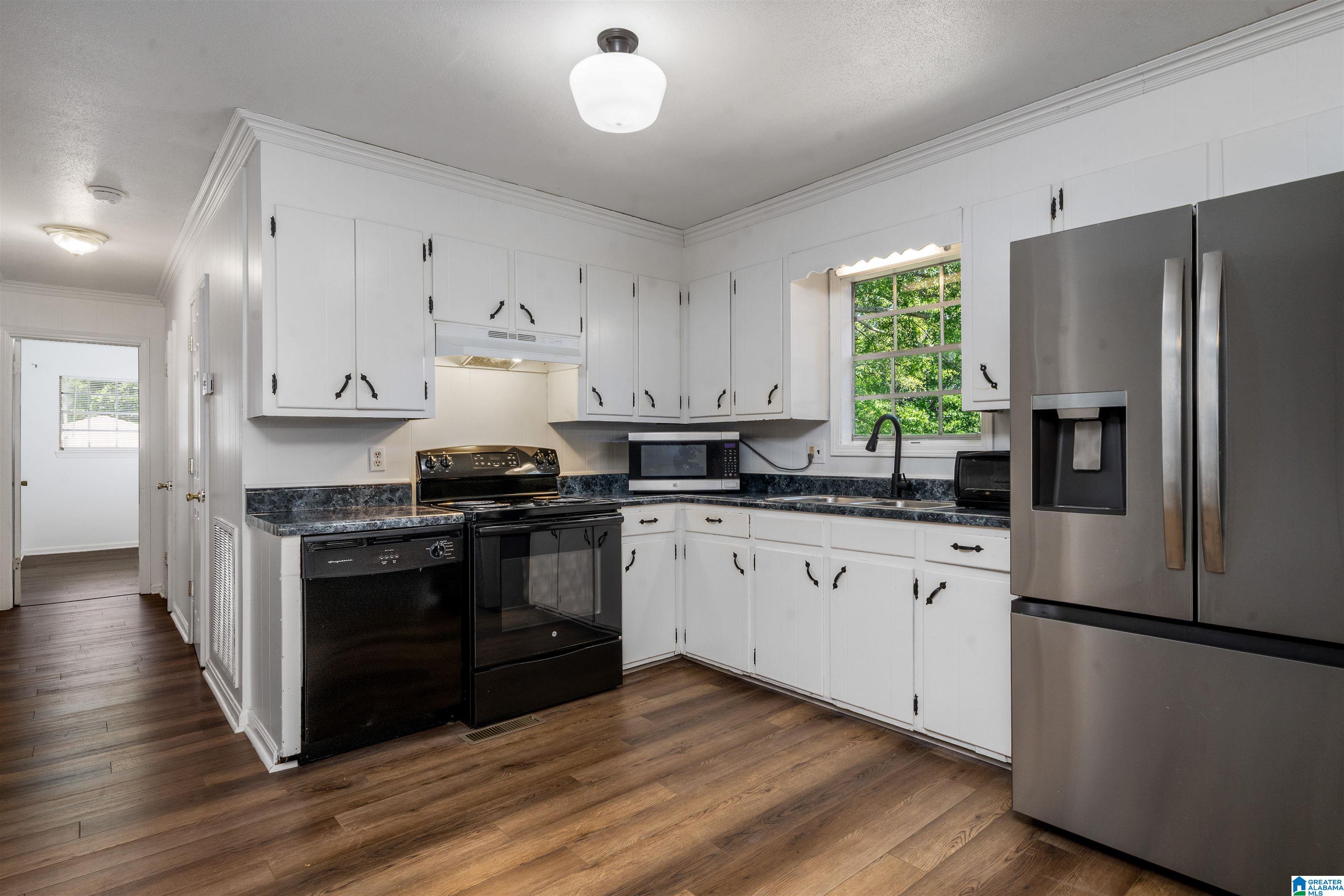 3rd image of 2105 Crestwood Avenue, Northport, AL 35476 | MLS# 21435448