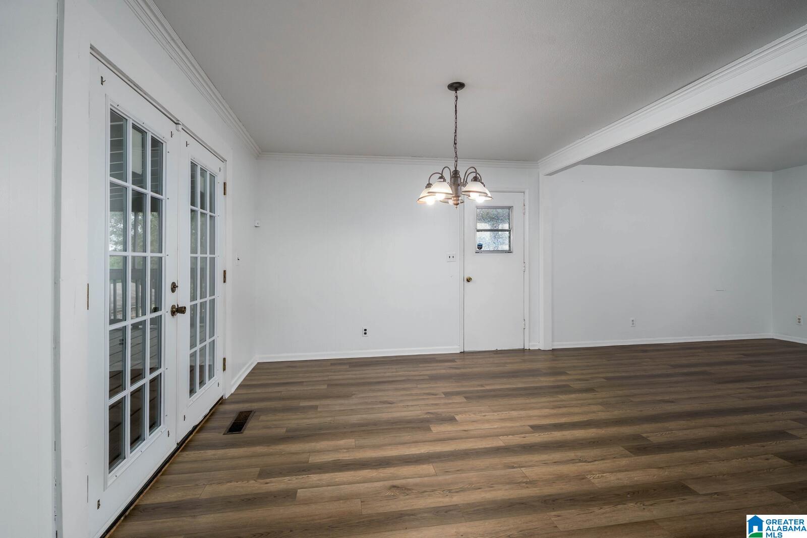 5th image of 2105 Crestwood Avenue, Northport, AL 35476 | MLS# 21435448