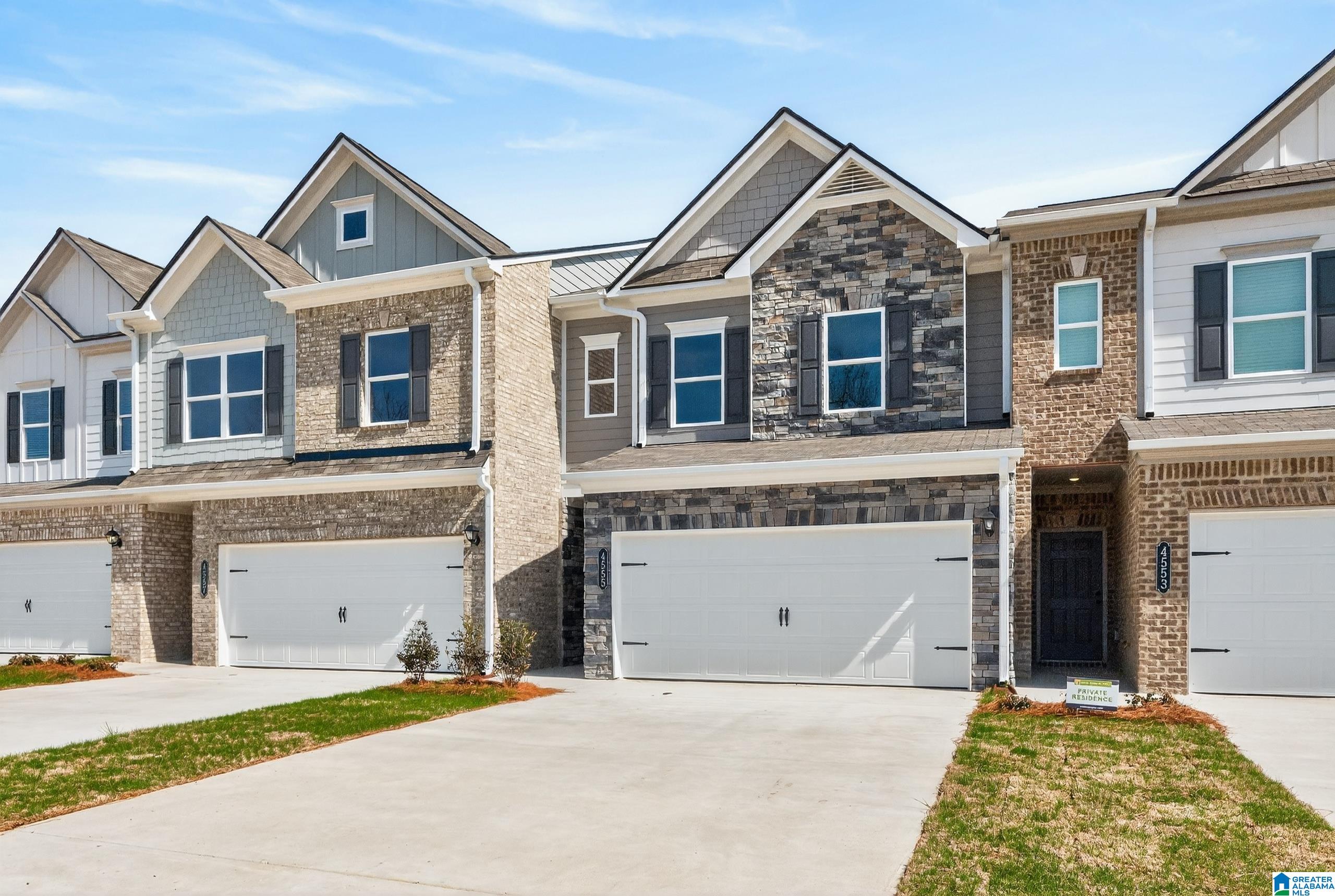 Homes for sale in Fultondale, AL | 4555 Village Parkway #11, Fultondale, AL 35068 | MLS# 21435791