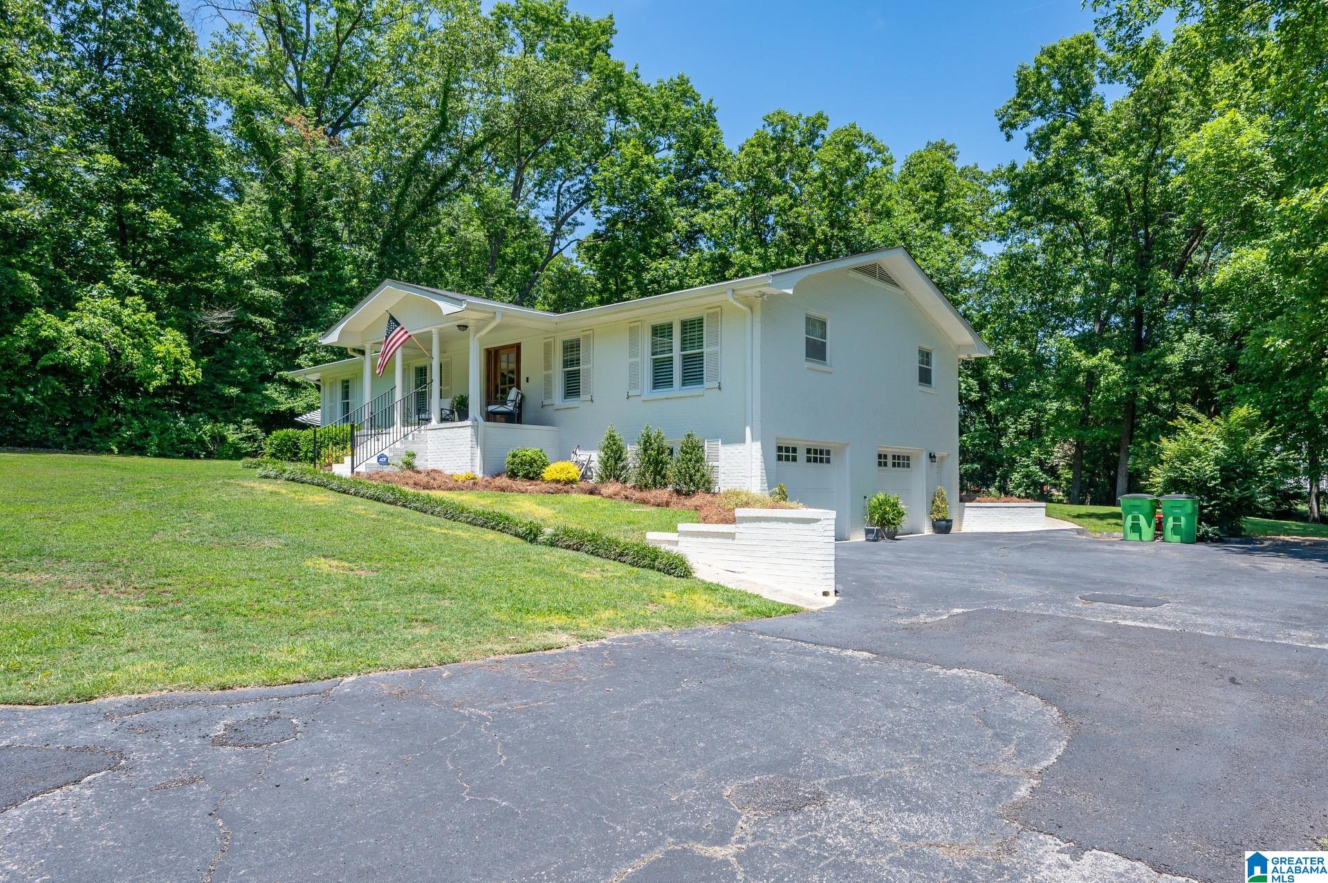 Photo 3 of Single family home for sale at 7050 Greenwood Lane, Leeds, AL 35094 | MLS# 21436097 | Listing updated on 2026-09-08