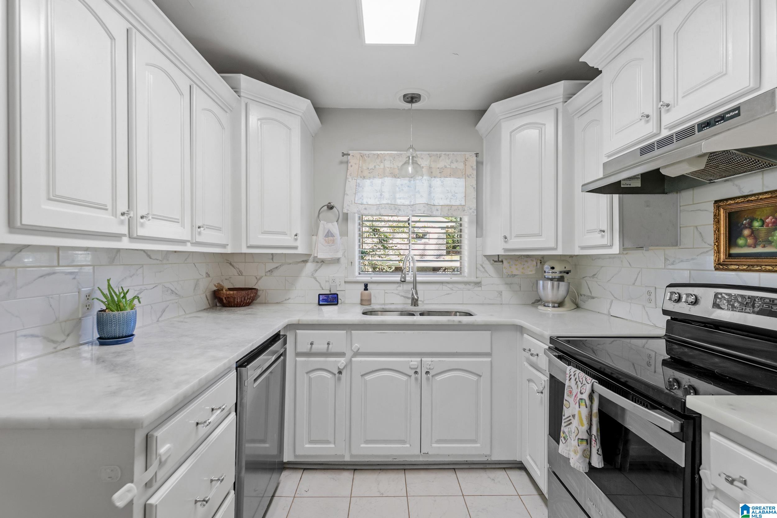 2nd image of 318 Cherokee Dr, Trussville, AL 35173 | MLS# 21436099