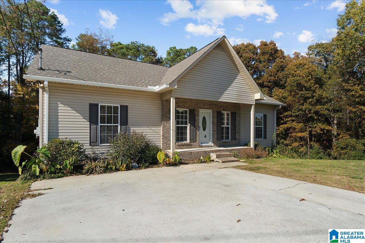 Homes for sale in Oneonta, AL | 908 Azalea Road, Oneonta, AL 35121 | MLS# 21436283