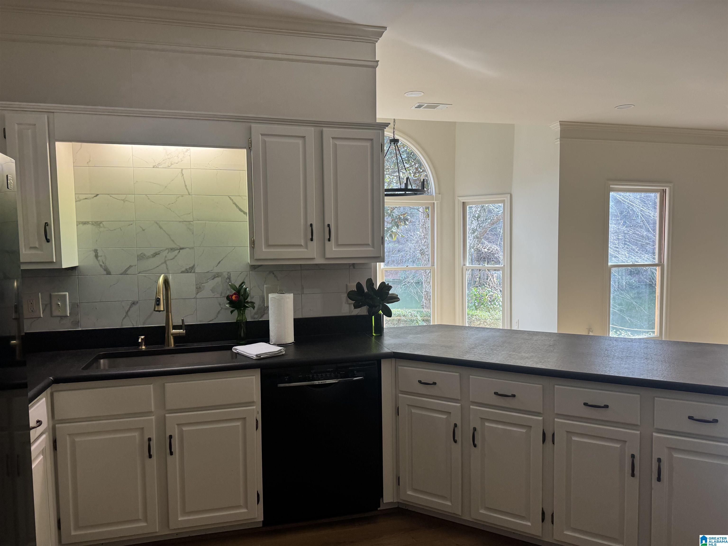 Homes for sale in Hoover, AL | 4588 Lake Valley Dr, Hoover, AL 35244 | MLS# 21436553