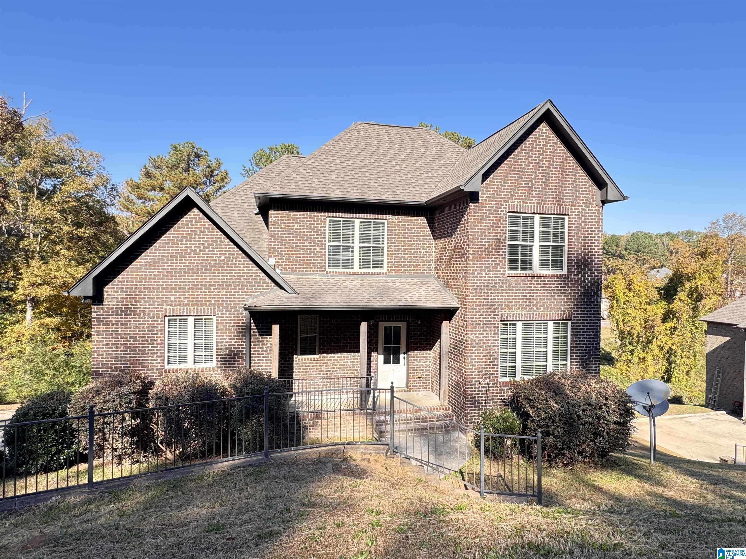 3768 CREEKSIDE WAY