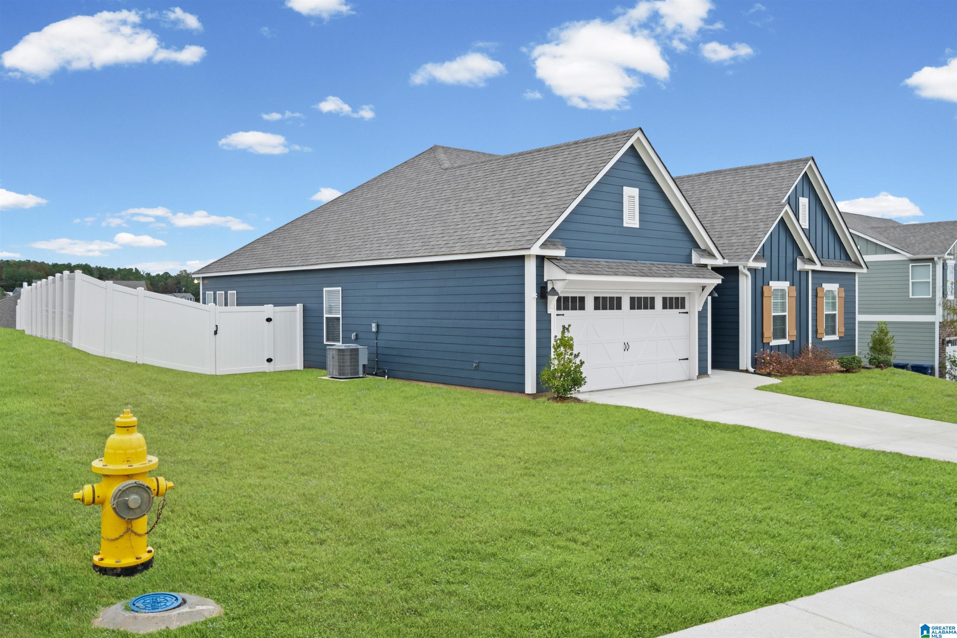 Photo 2 of Single family home for sale at 3025 Specklebelly Way, Alabaster, AL 35007 | MLS# 21436840 | Listing updated on 2026-04-27