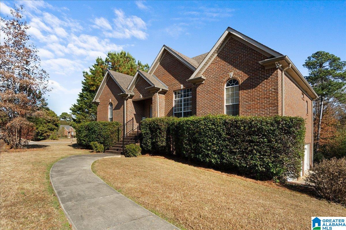 Photo 3 of Sale Pending at 513 Sunset Lake Ln, Chelsea, AL 35043 | MLS# 21437032 | Listing updated on 2026-09-13