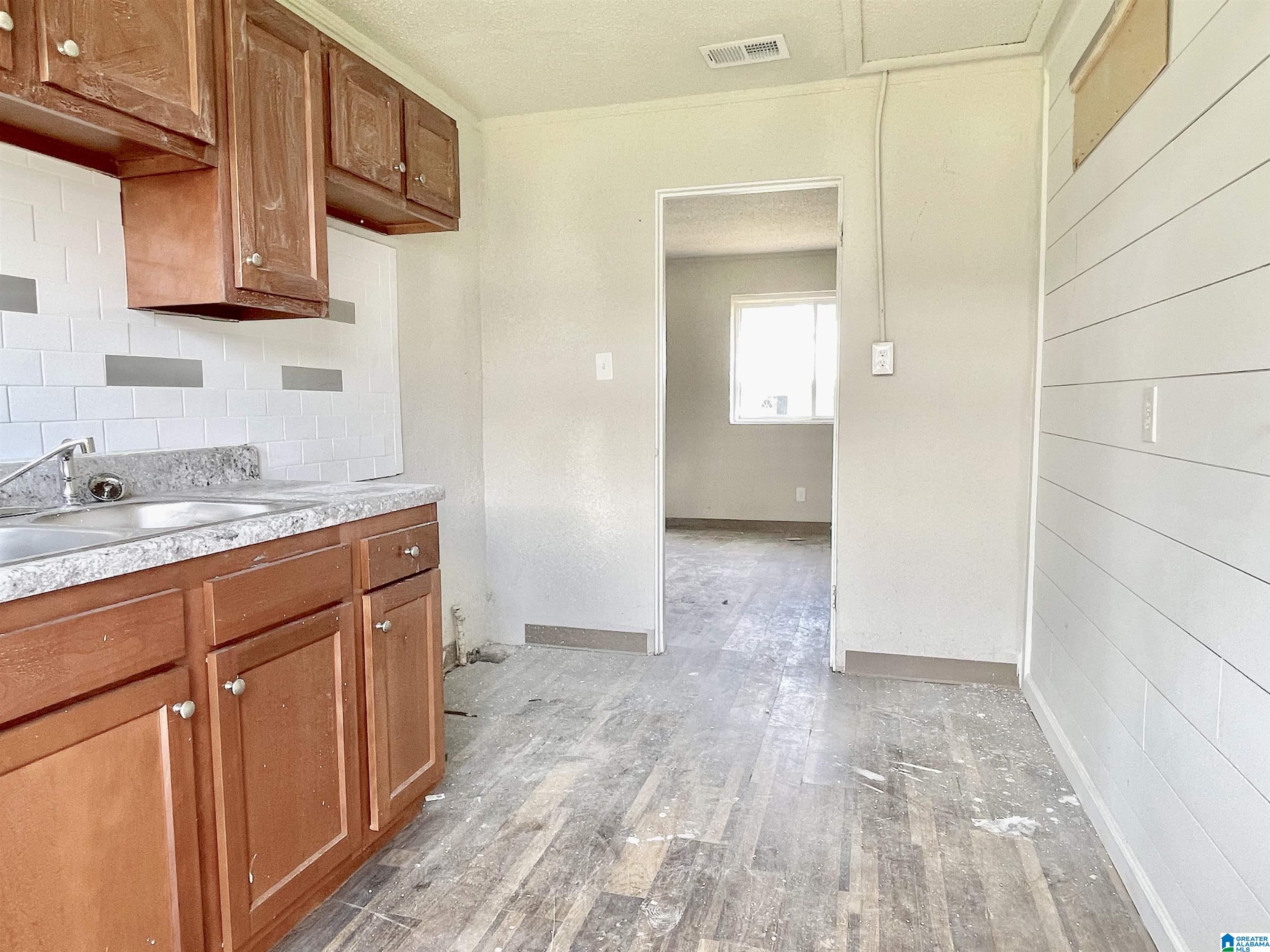 Homes for sale in Birmingham, AL | 826 1St Street W, Birmingham, AL 35204 | MLS# 21437136