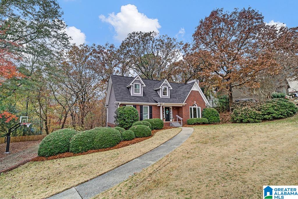 Homes for sale in Hoover, AL | 1737 Russet Crest Circle, Hoover, AL 35244 | MLS# 21437275