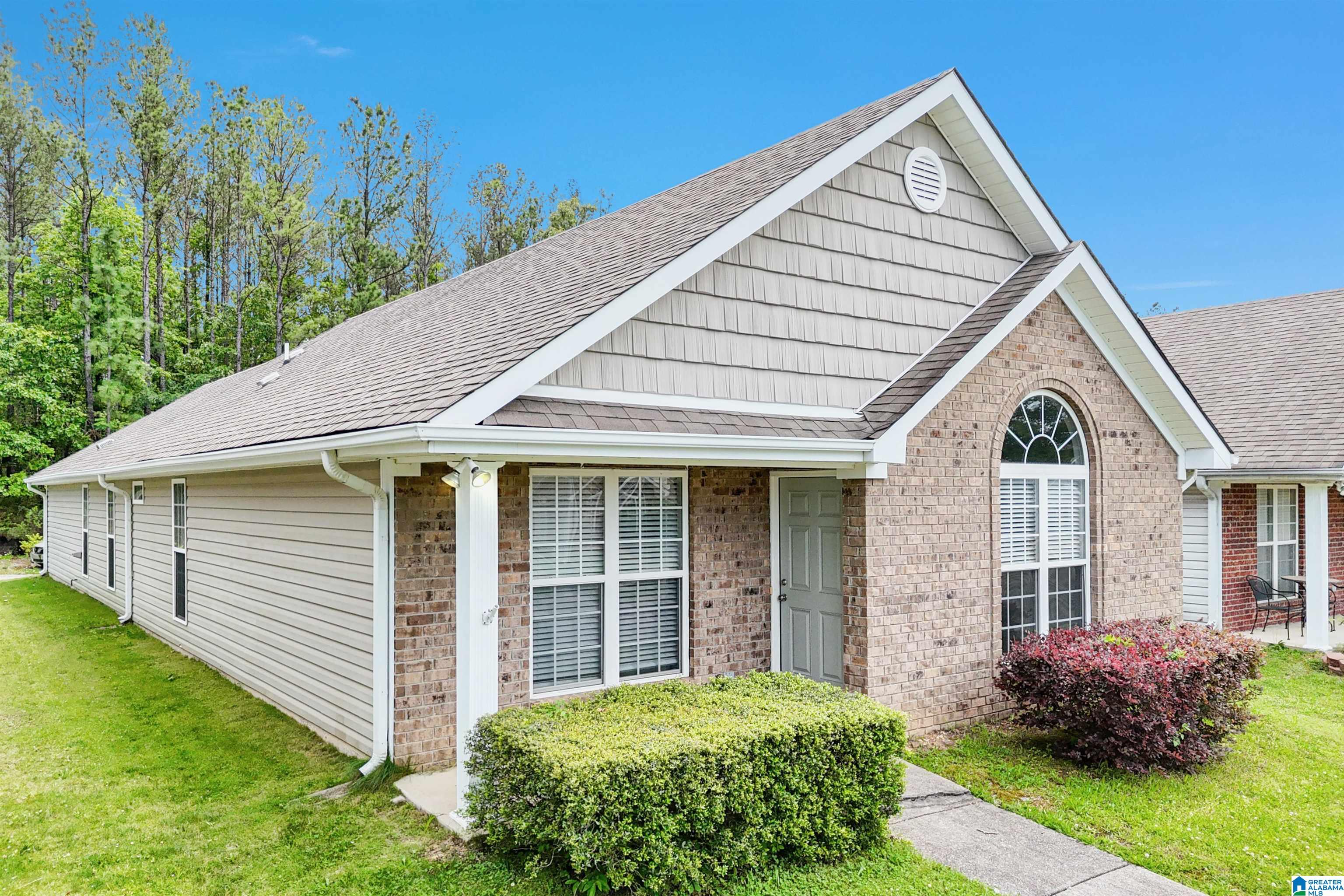 Homes for sale in Calera, AL | 1278 Village Trail, Calera, AL 35040 | MLS# 21437365