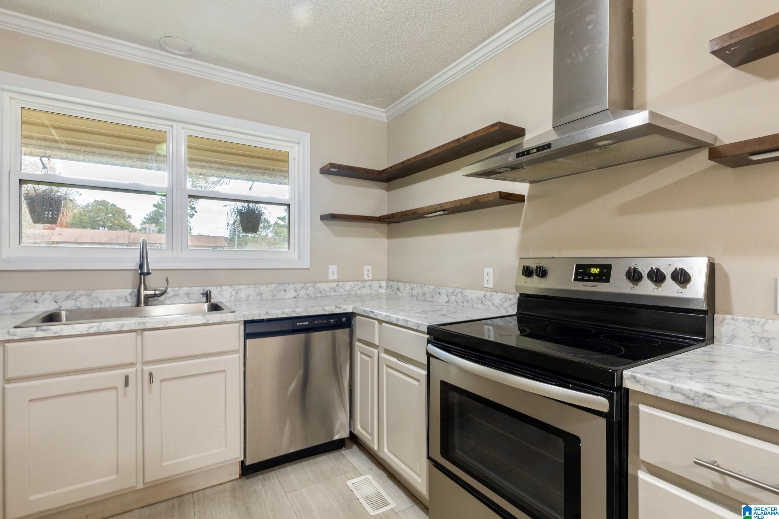 Homes for sale in Jasper, AL | 1401 Rutledge Lane, Jasper, AL 35503 | MLS# 21437428