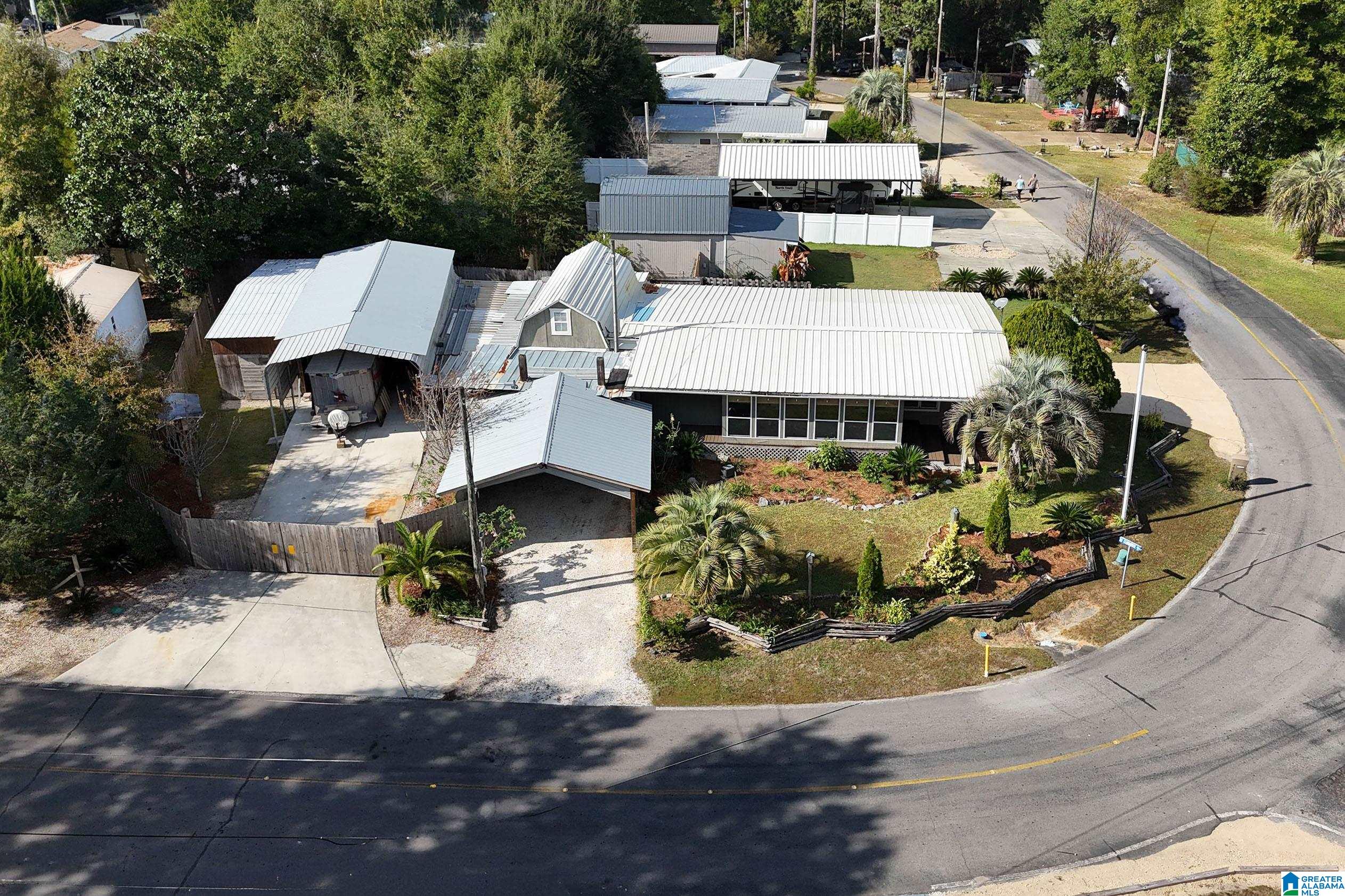 Homes for sale in Lillian, AL | 495 Elberta Loop, Lillian, AL 36549 | MLS# 21437498