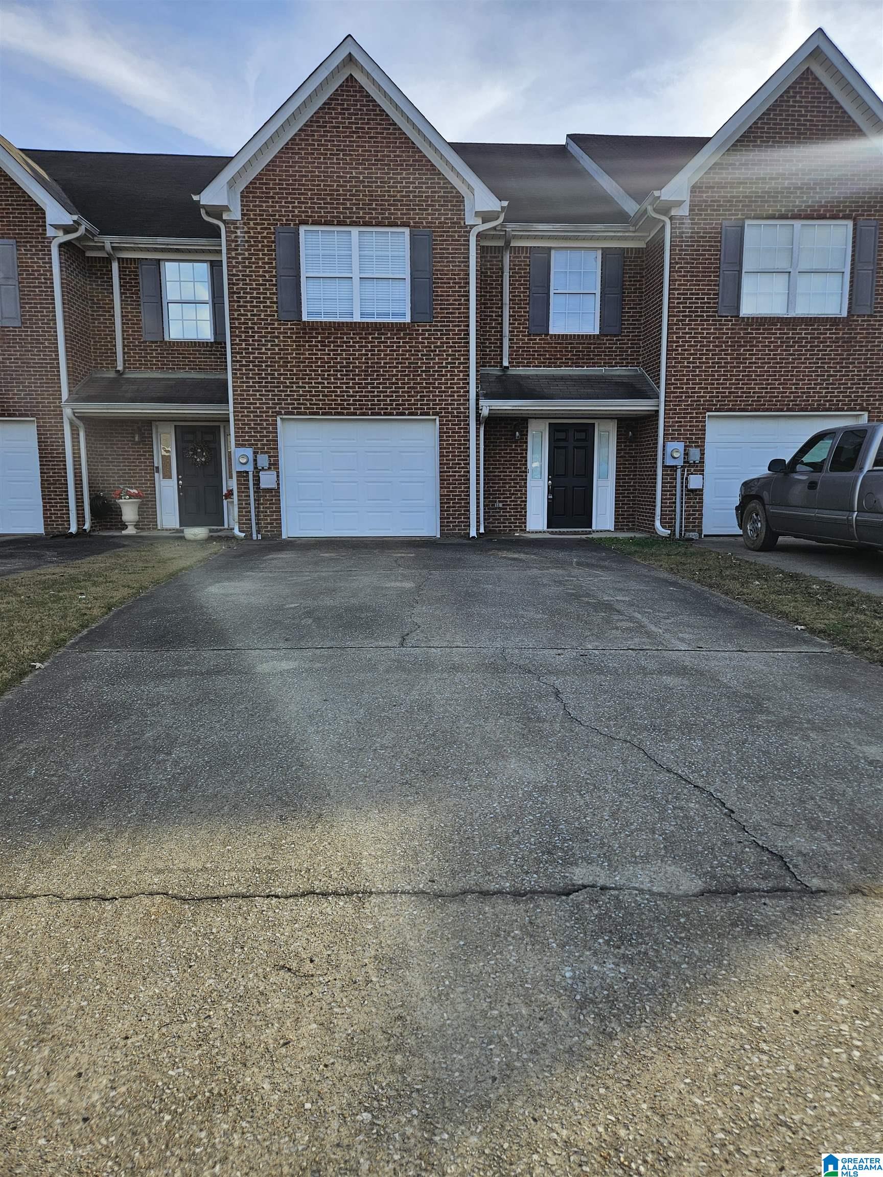 2056 QUEENS COURT