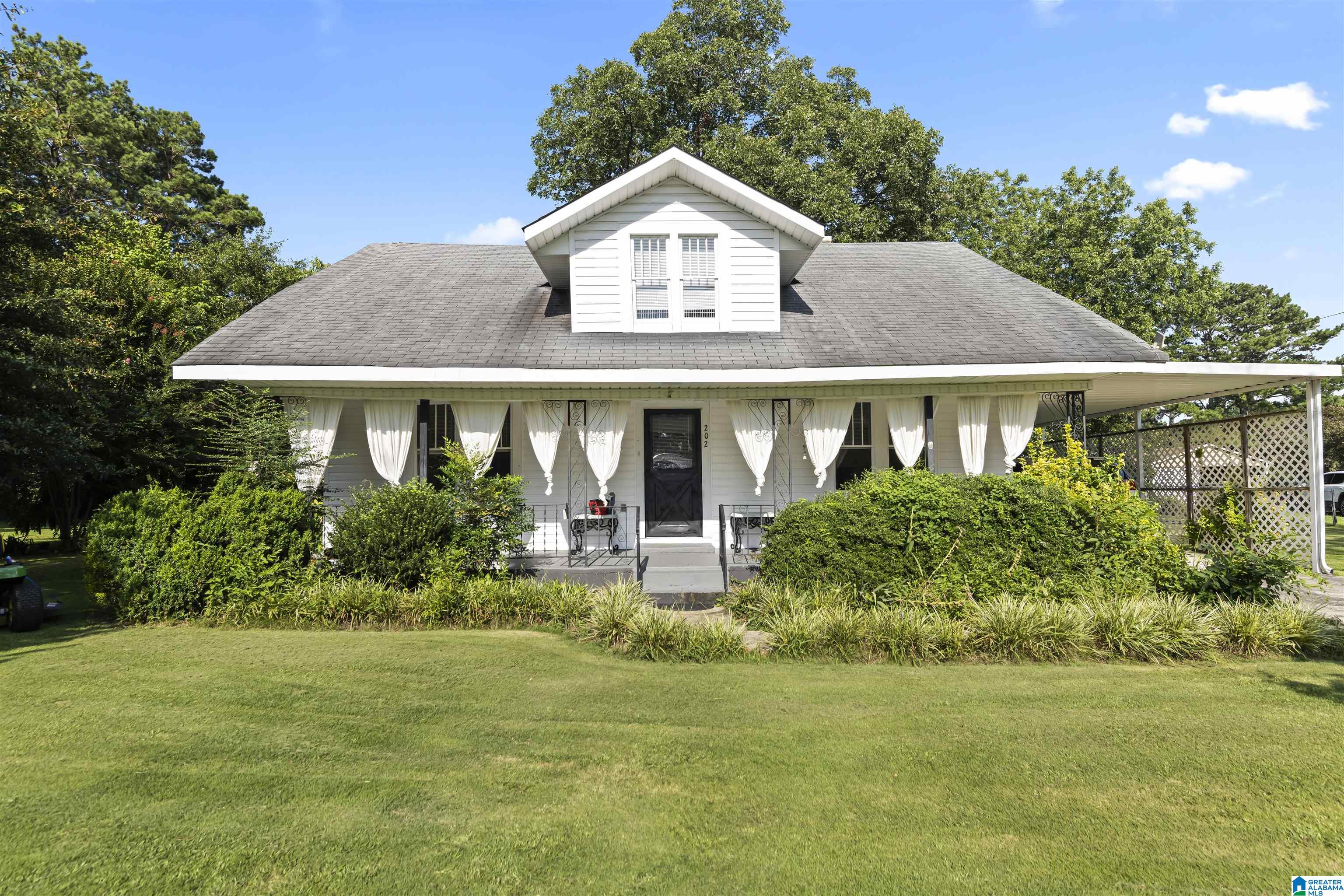 202 ALABAMA AVENUE NE