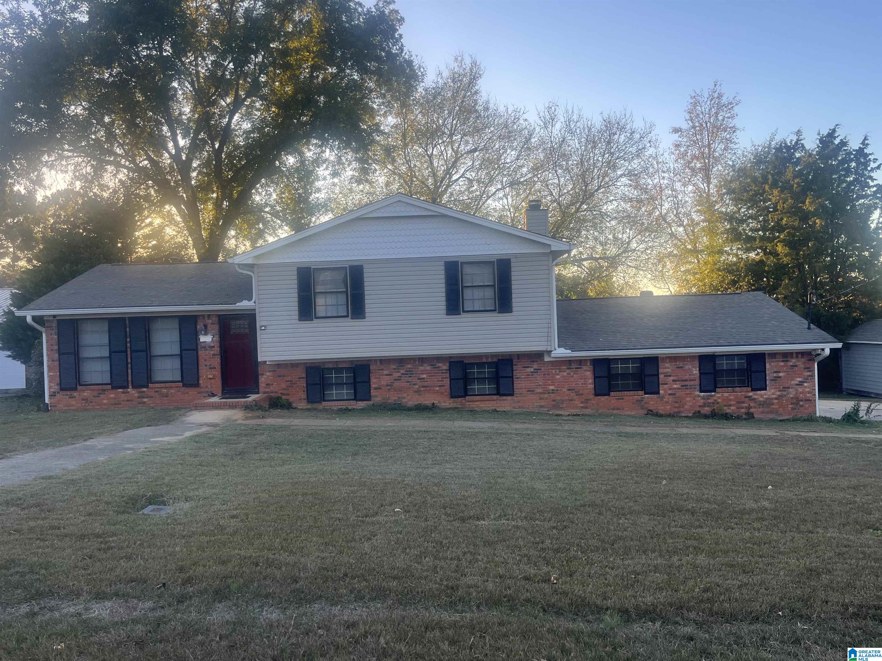 1426 EDGEFIELD LANE