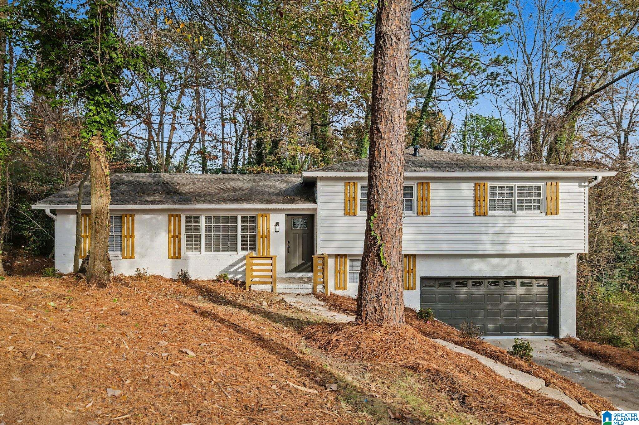 Homes for sale in Hoover, AL | 2429 Scepter Lane, Hoover, AL 35226 | MLS# 21438188