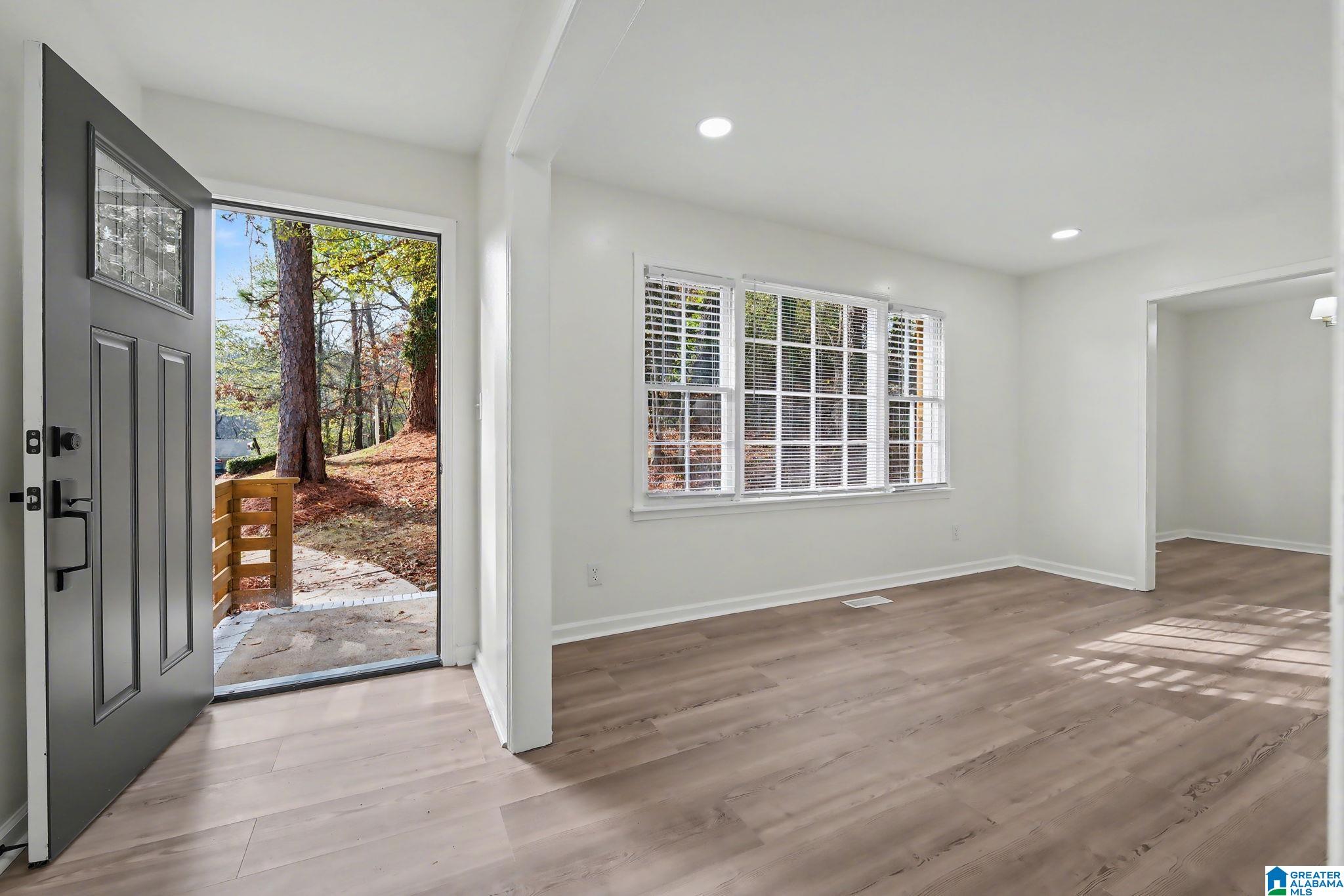 Homes for sale in Hoover, AL | 2429 Scepter Lane, Hoover, AL 35226 | MLS# 21438188