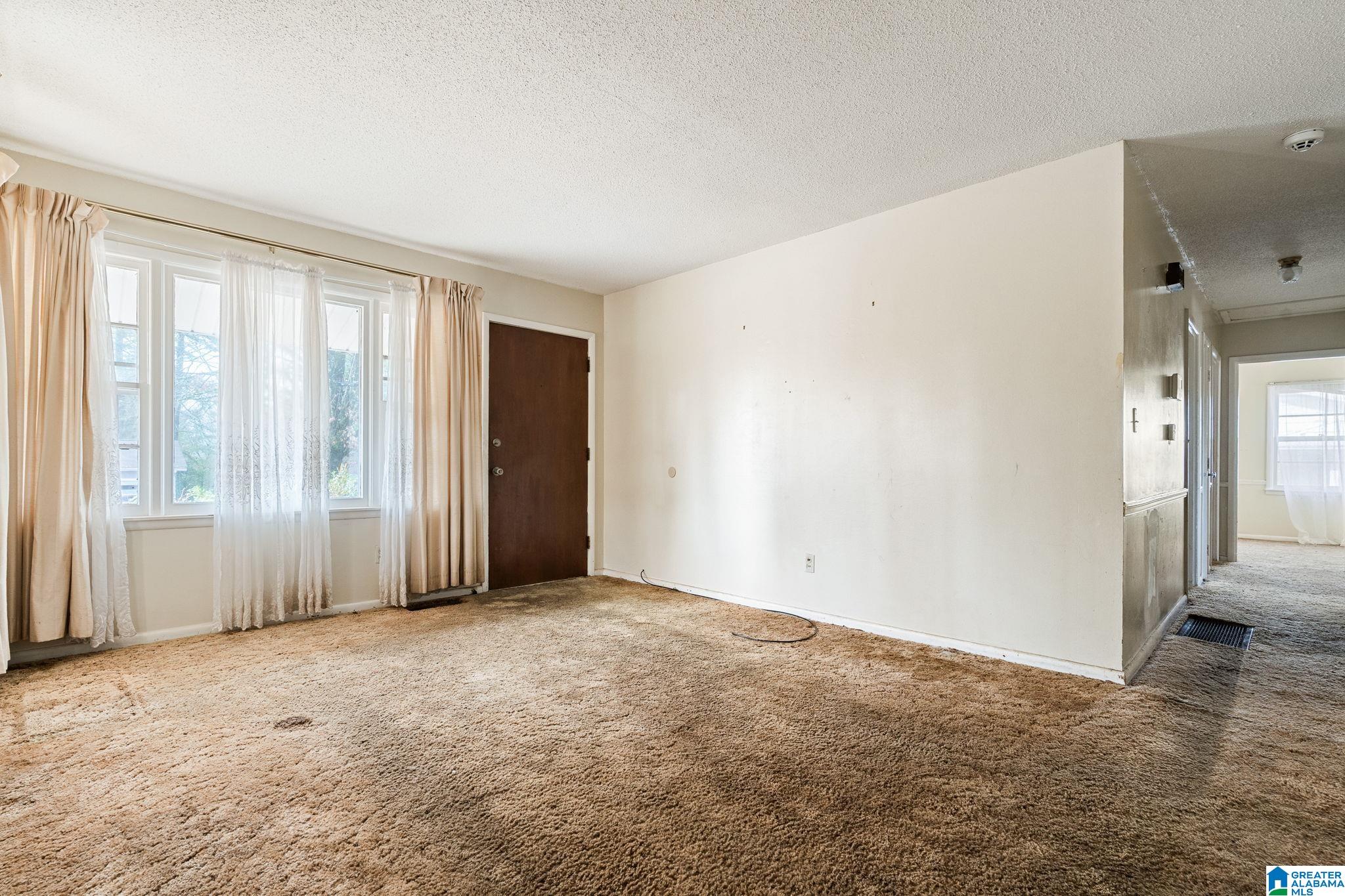 Photo 3 of Single family home for sale at 916 Hagwood Rd, Birmingham, AL 35235 | MLS# 21438213 | Listing updated on 2026-09-02