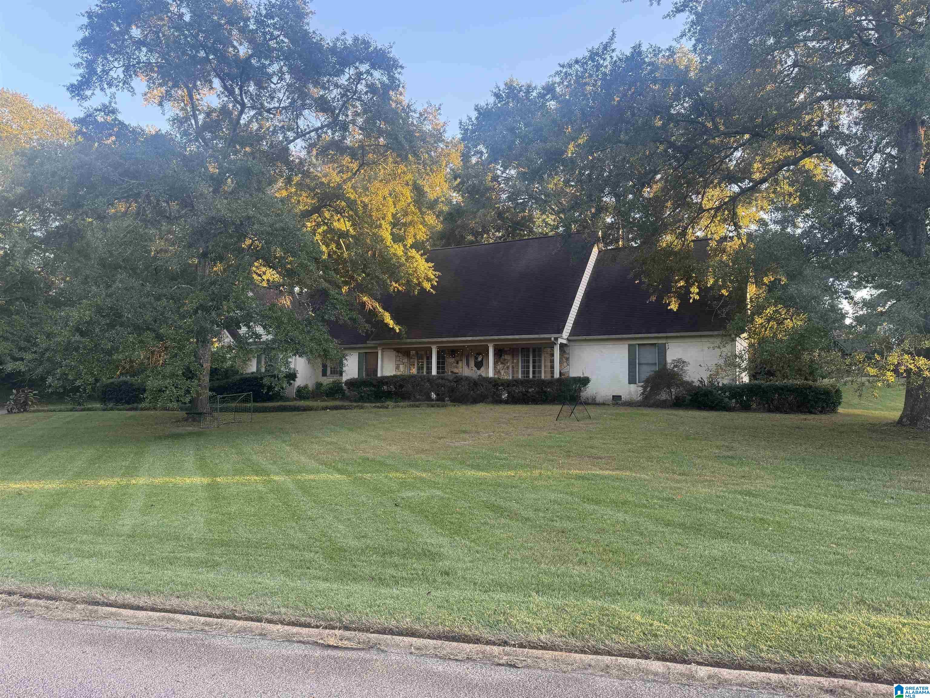 1457 DOGWOOD CIRCLE