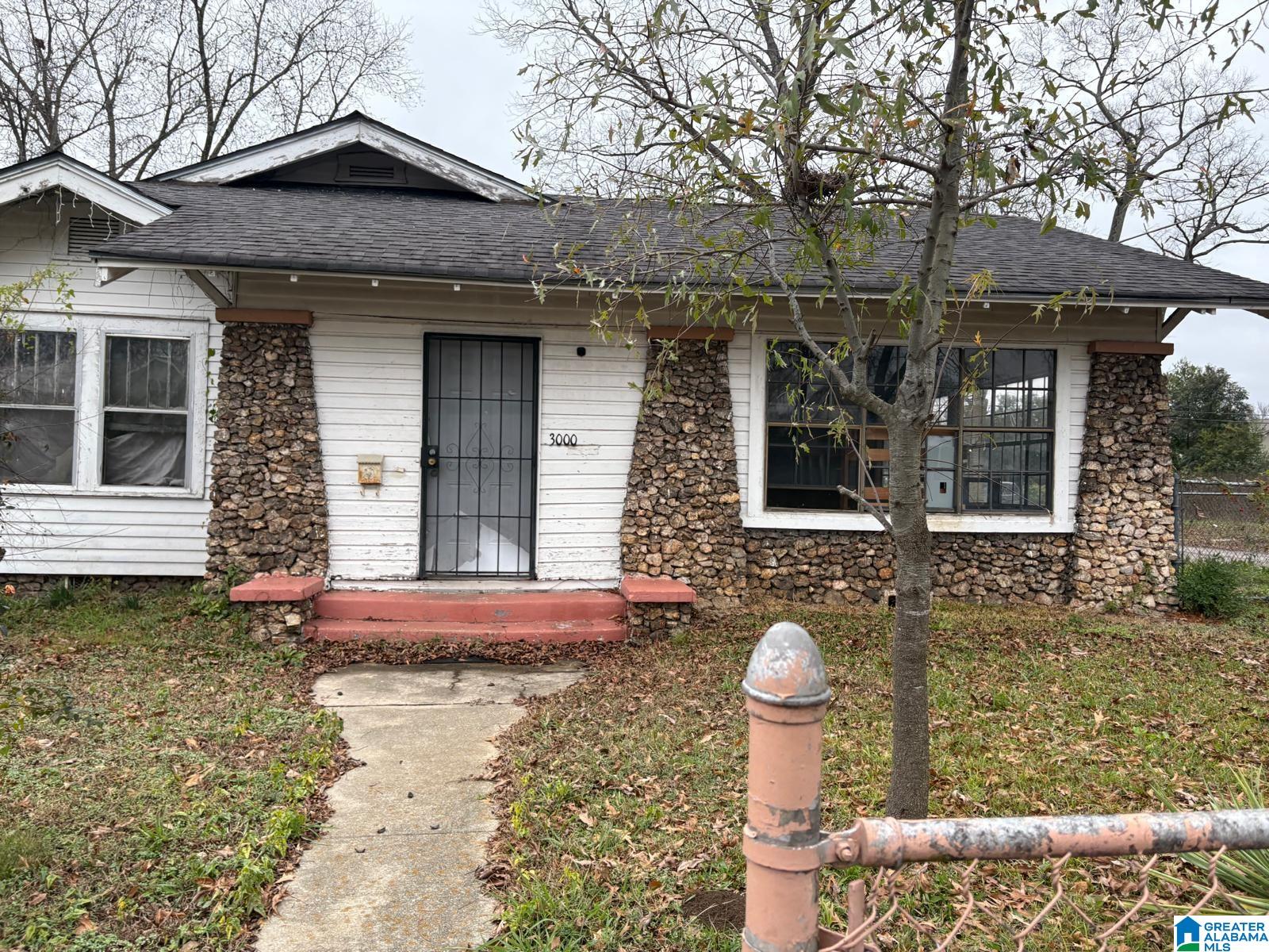 3000 AVENUE F