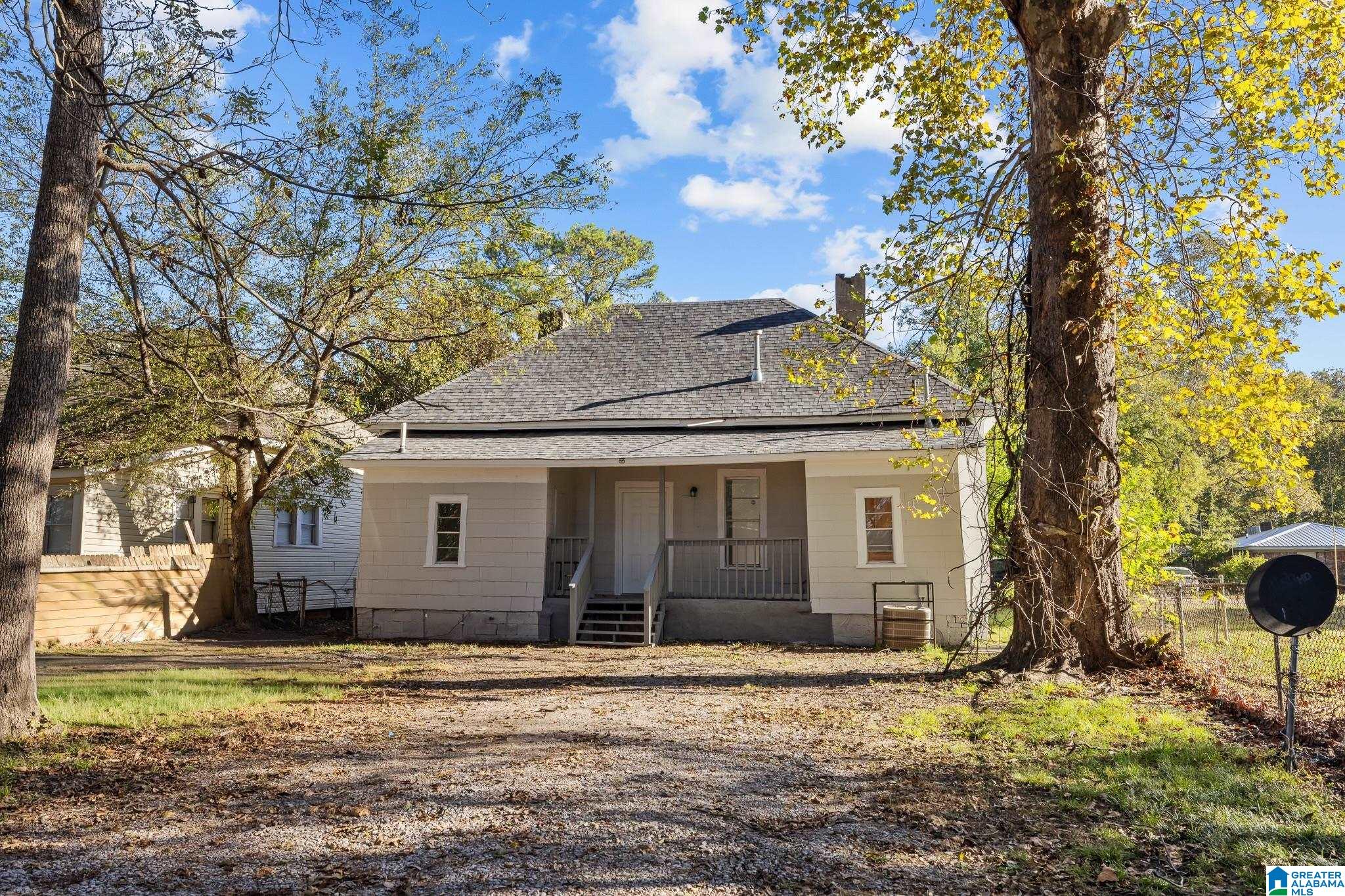 Homes for sale in Birmingham, AL | 512 Sw 16th Street, Birmingham, AL 35211 | MLS# 21438419