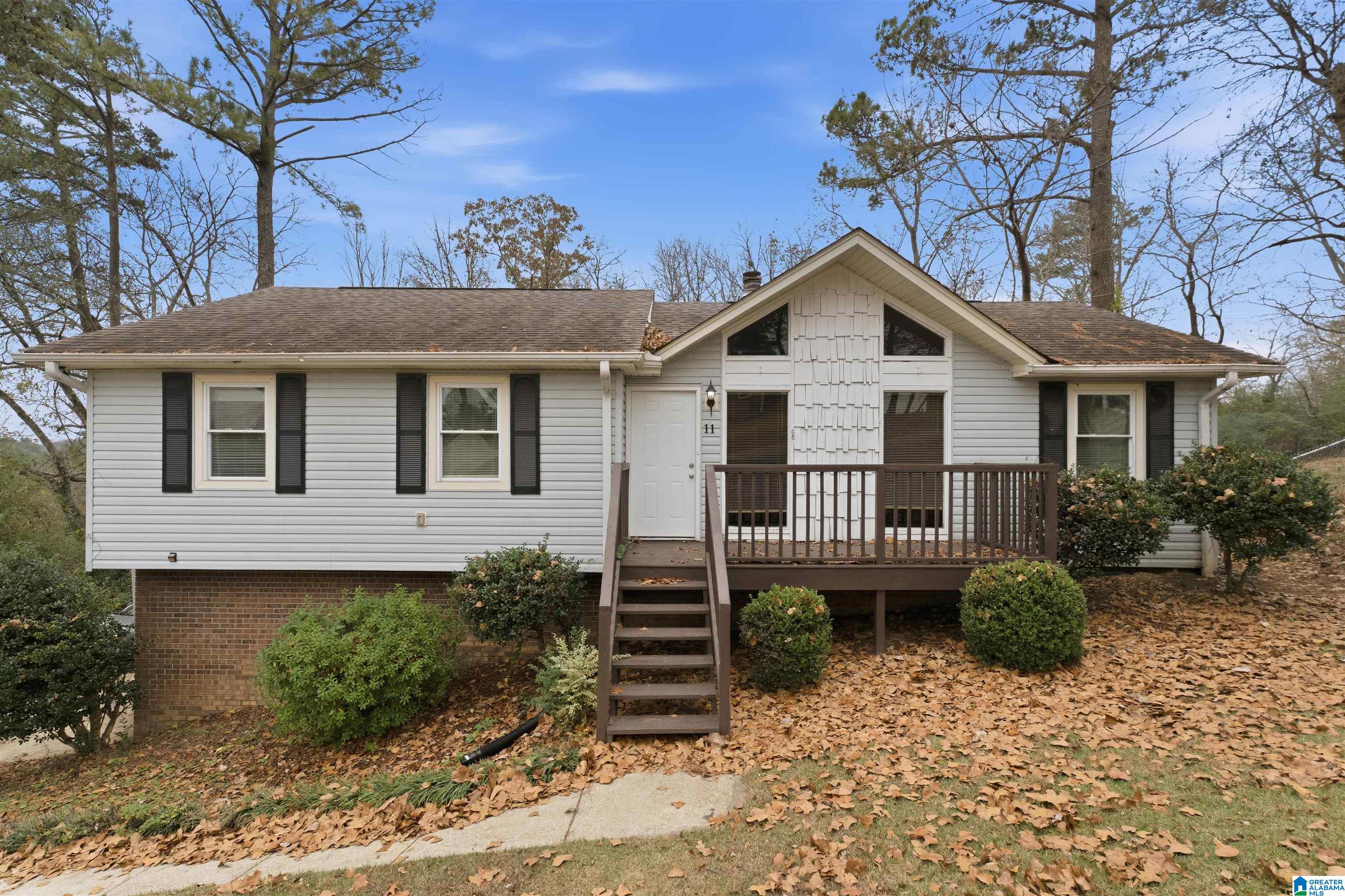 11 STONEVIEW TRAIL