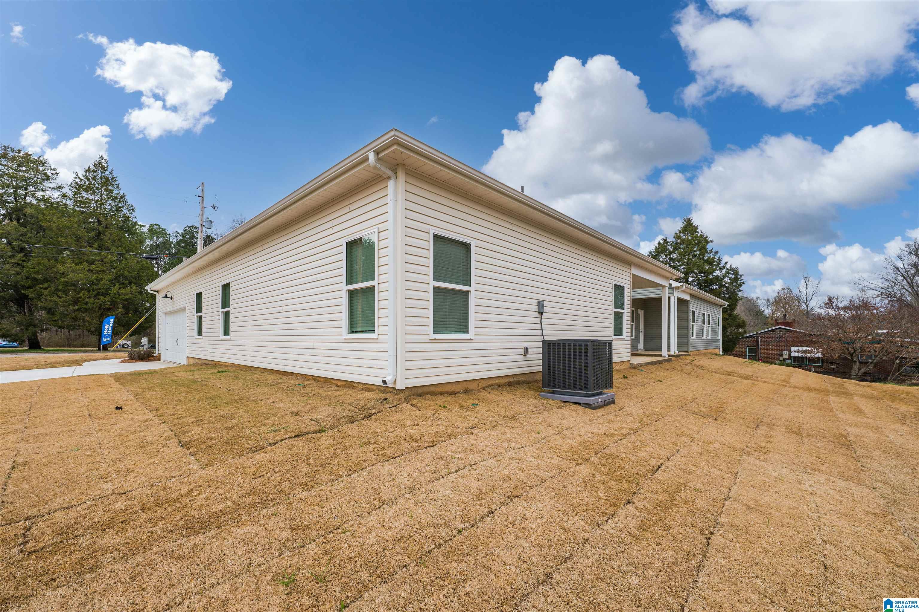 Photo 4 of Single family home for sale at 2225 Headrick Rd, Bessemer, AL 35022 | MLS# 21438775 | Listing updated on 2026-04-16