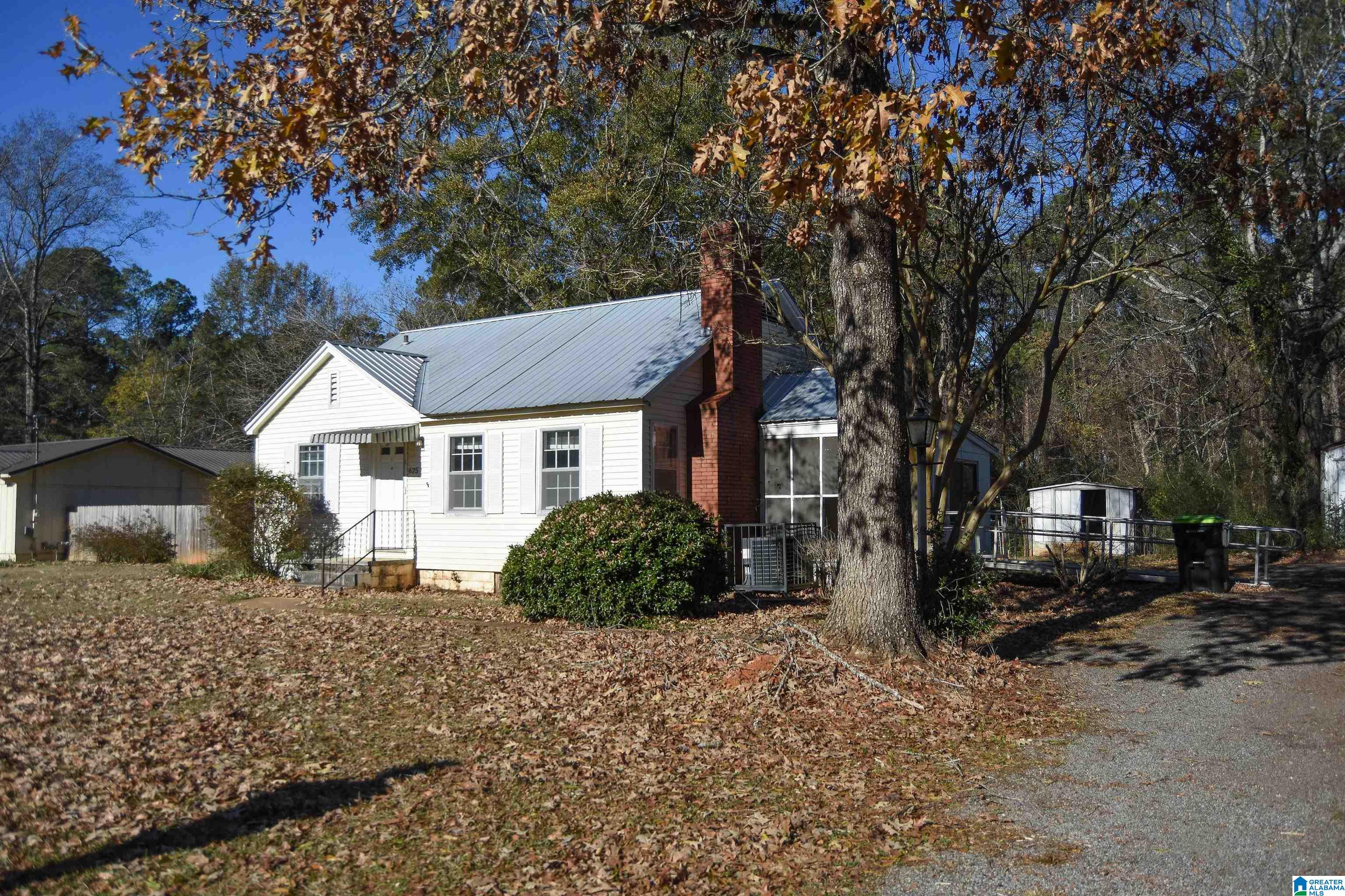 Homes for sale in Childersburg, AL | 625 Pinecrest Dr, Childersburg, AL 35044 | MLS# 21438908