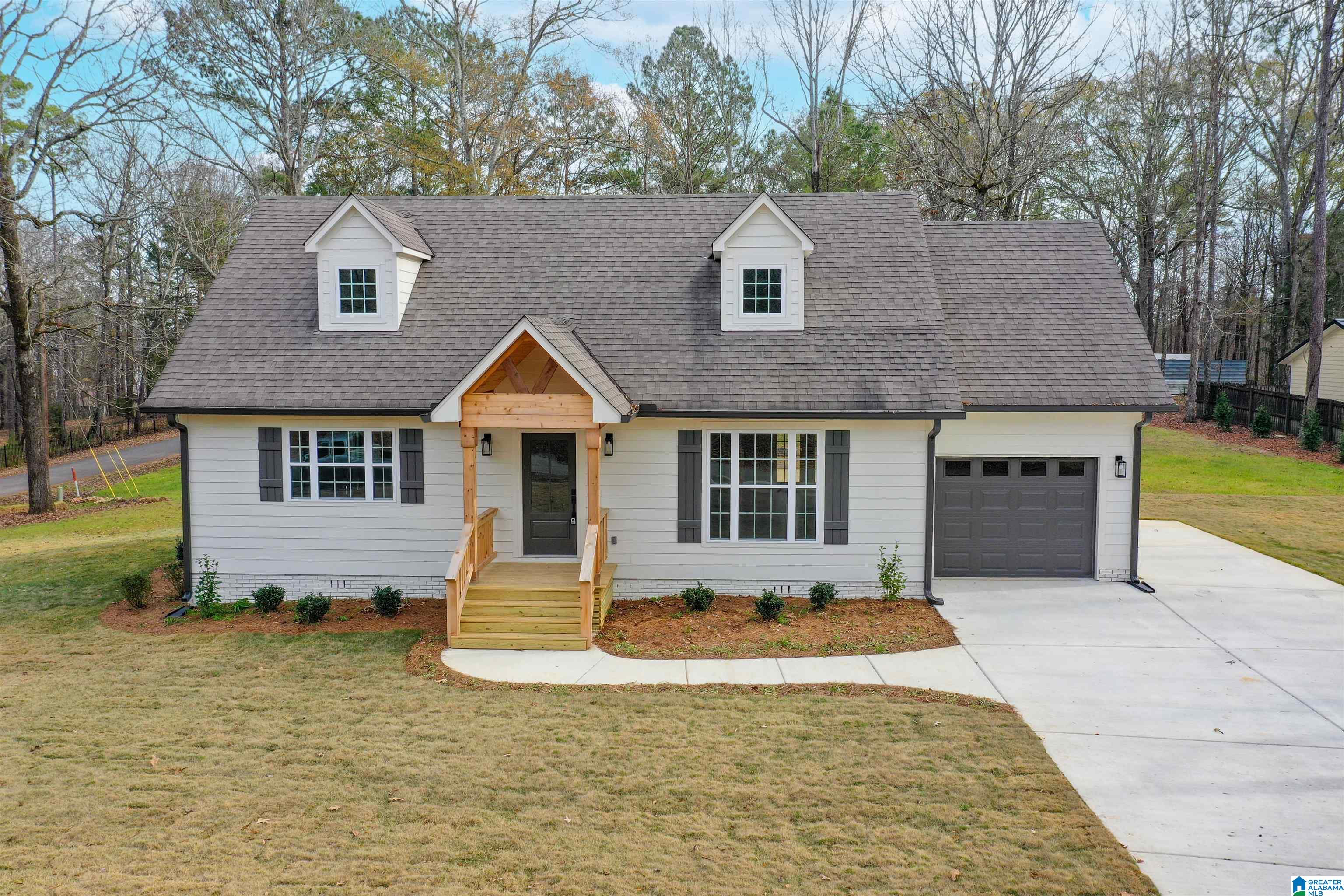 Homes for sale in Pell City, AL | 279 Mays Bend Dr, Pell City, AL 35128 | MLS# 21439069