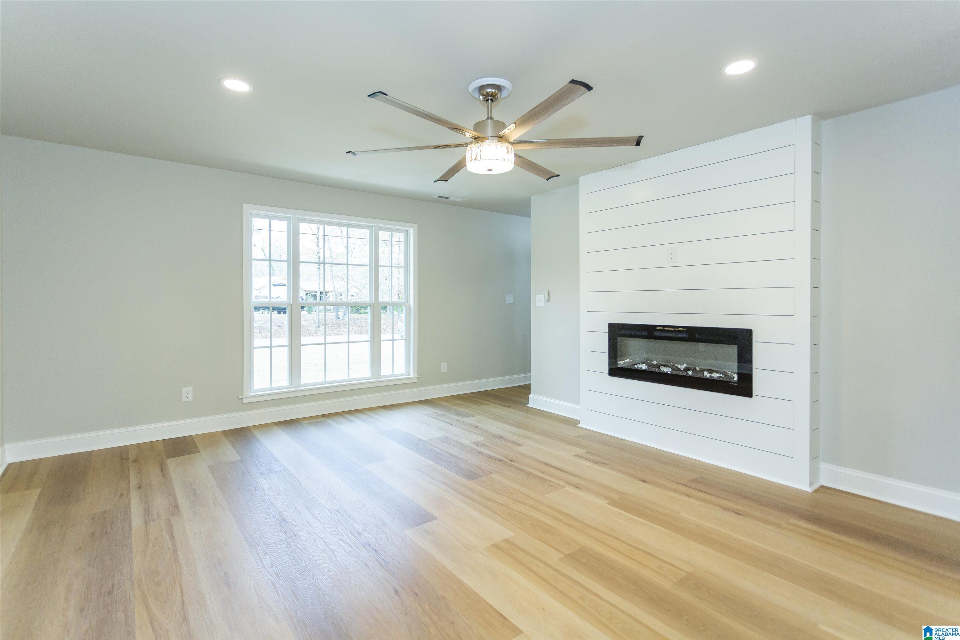 Homes for sale in Pell City, AL | 279 Mays Bend Dr, Pell City, AL 35128 | MLS# 21439069