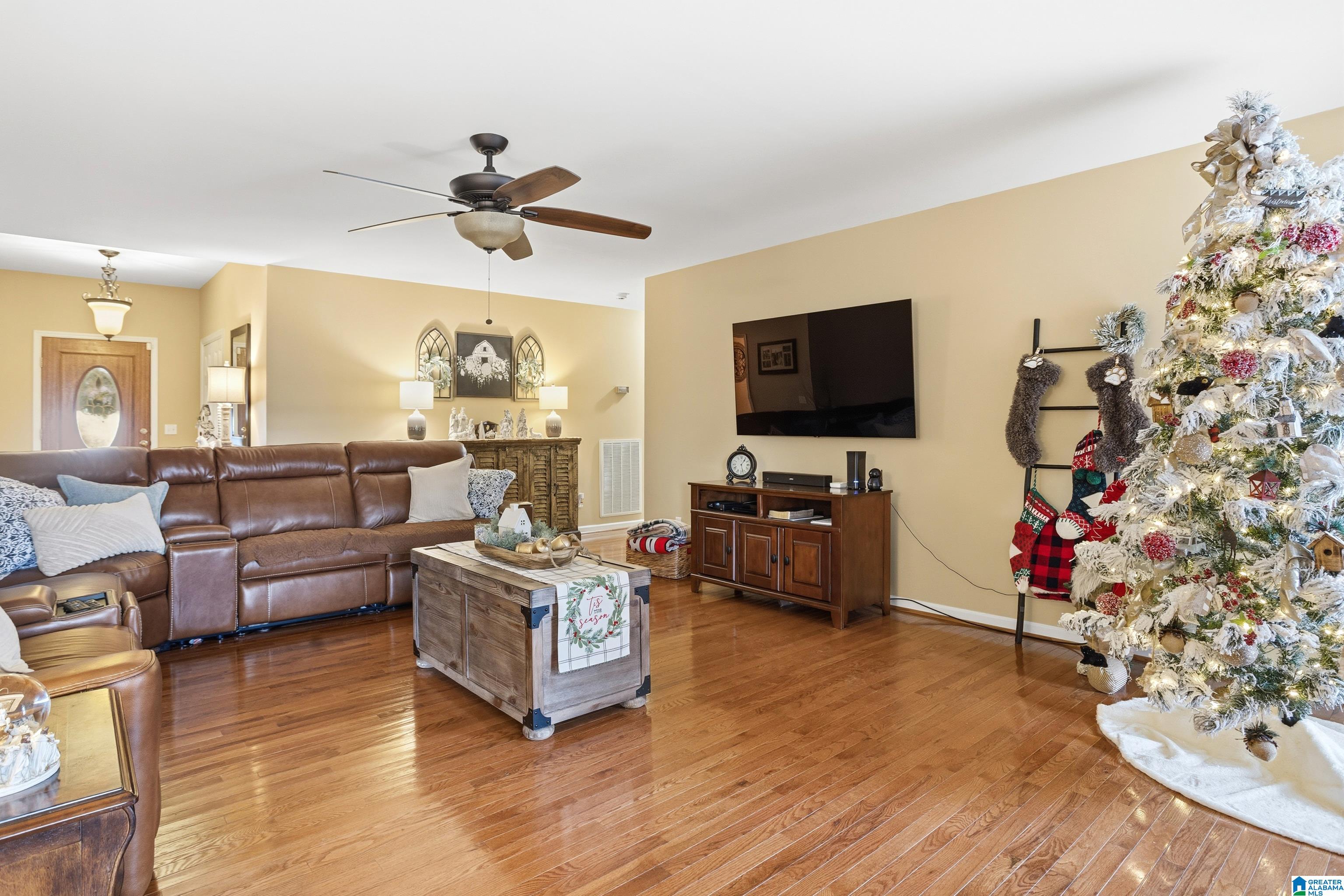 3rd image of 2105 Heatherwood Dr, Jasper, AL 35504 | MLS# 21439091