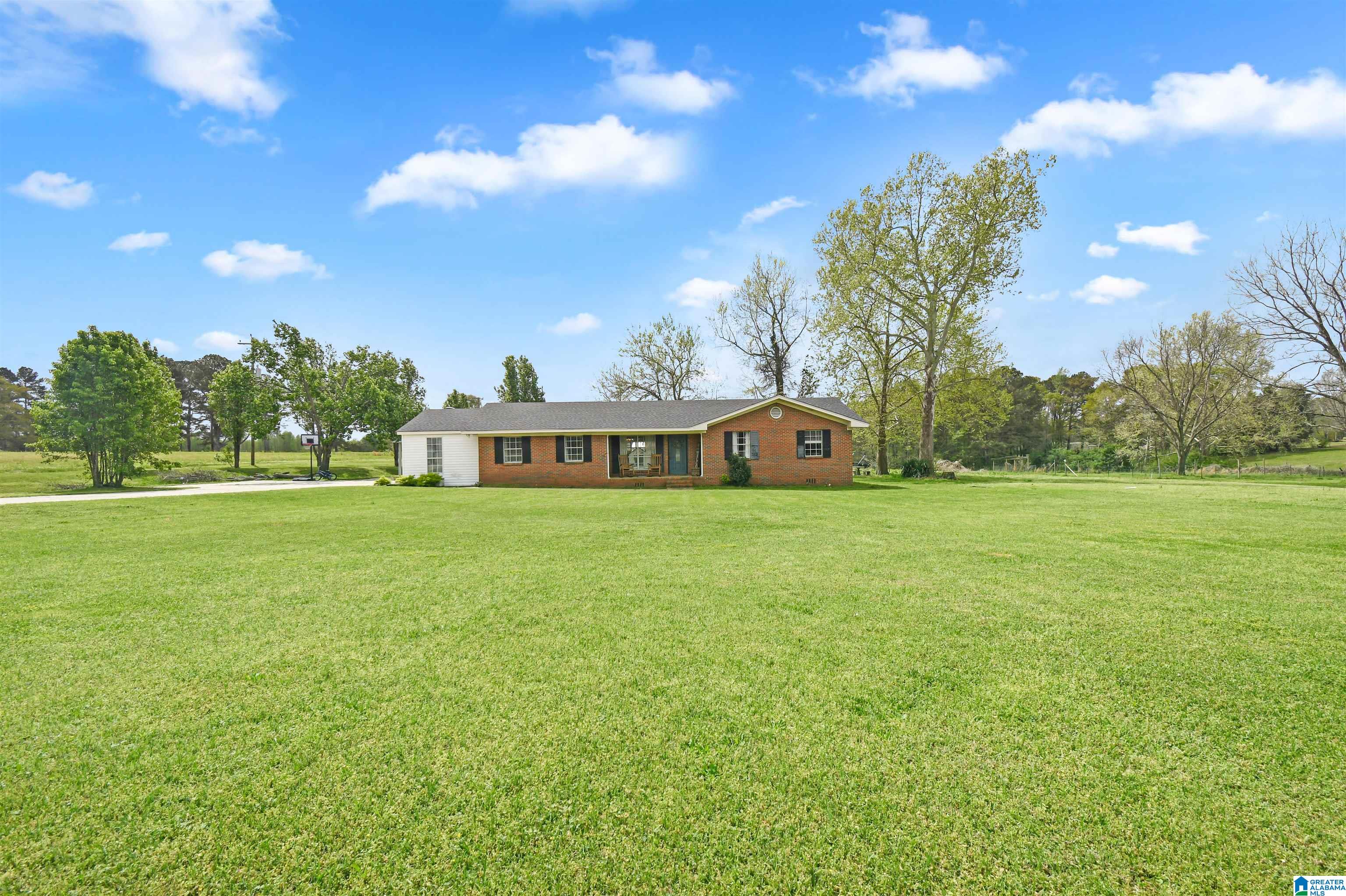 Homes for sale in Jemison, AL | 6062 County Road 50, Jemison, AL 35085 | MLS# 21439548