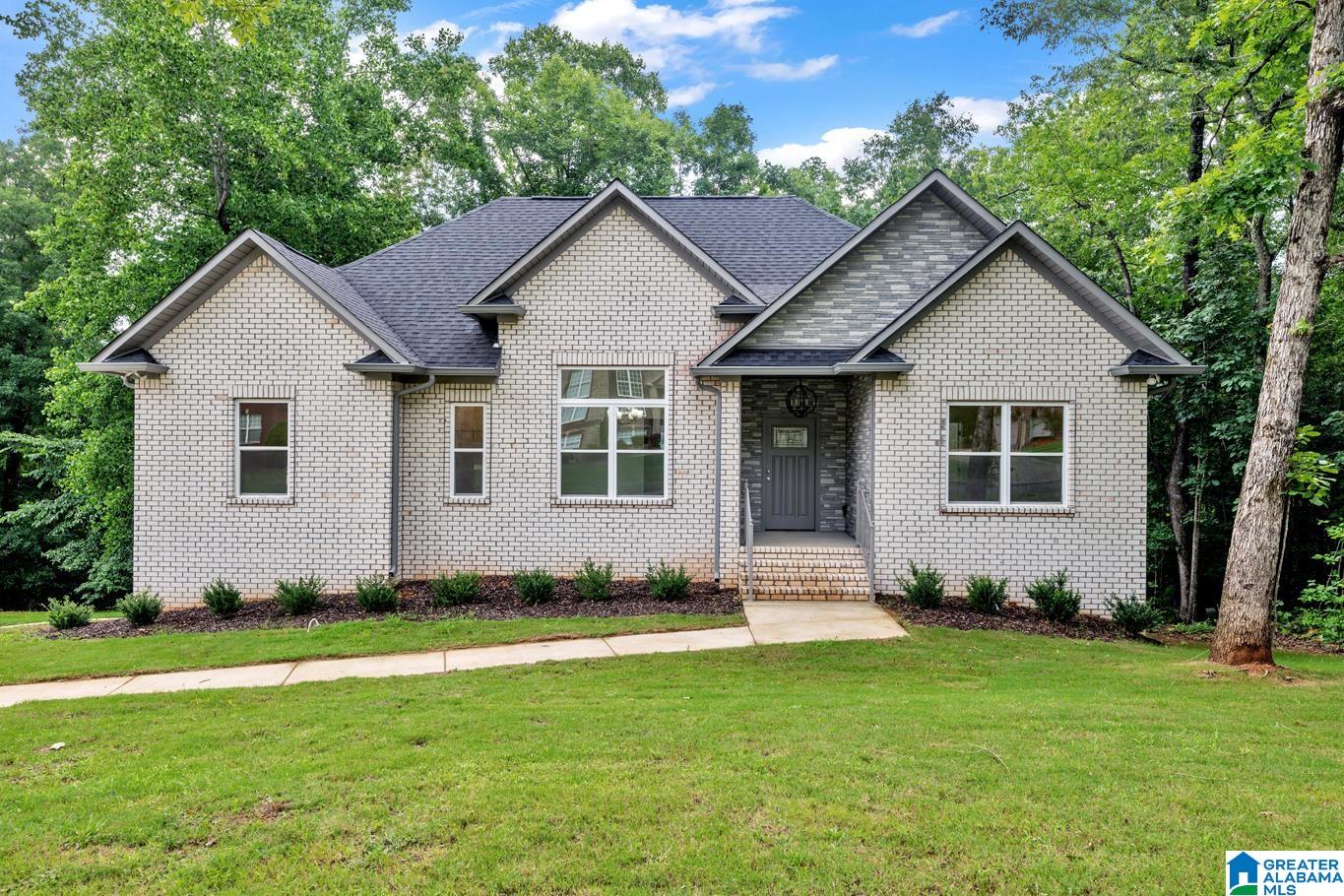 7945 FOREST LOOP