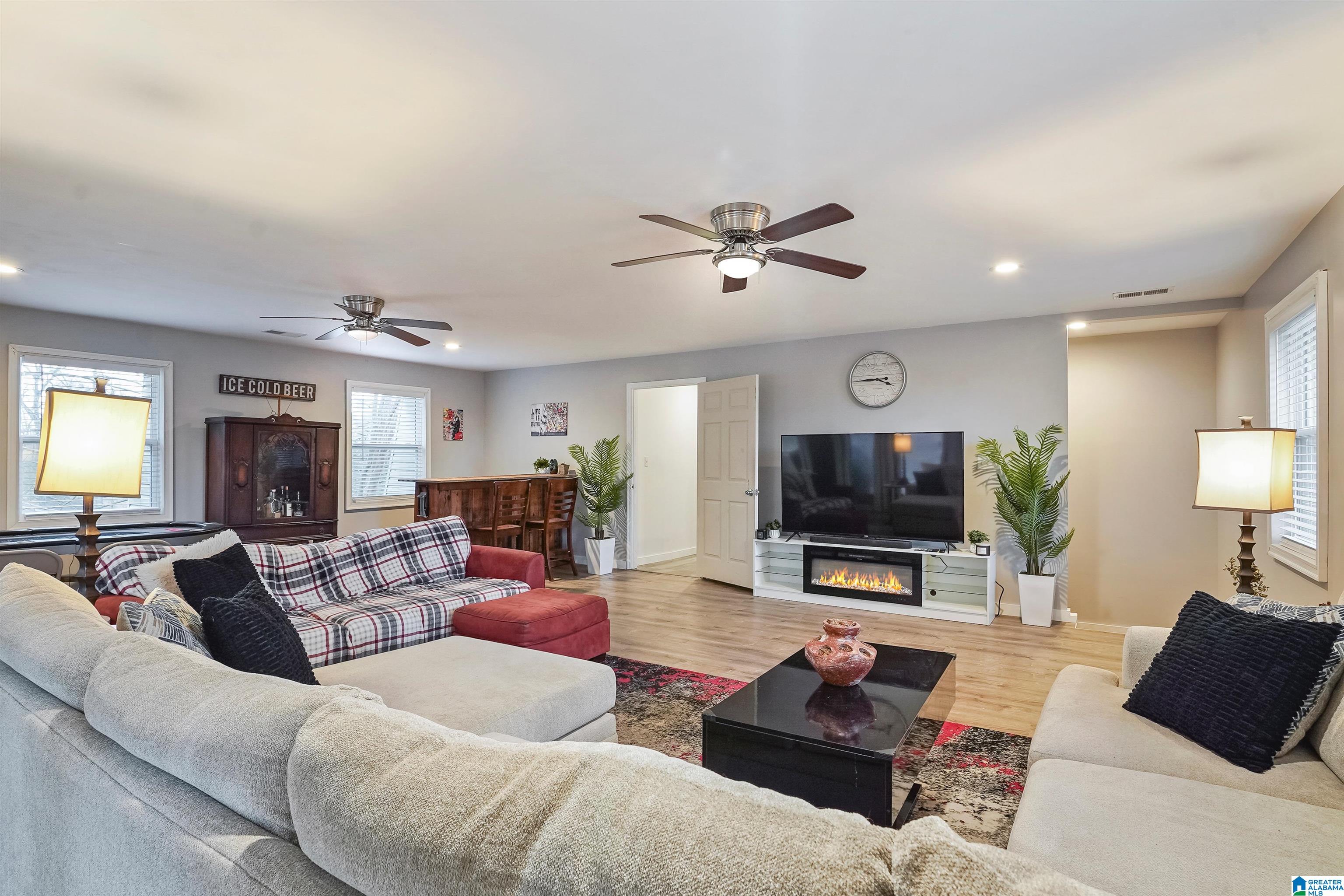 5041 ROSELYN ROAD