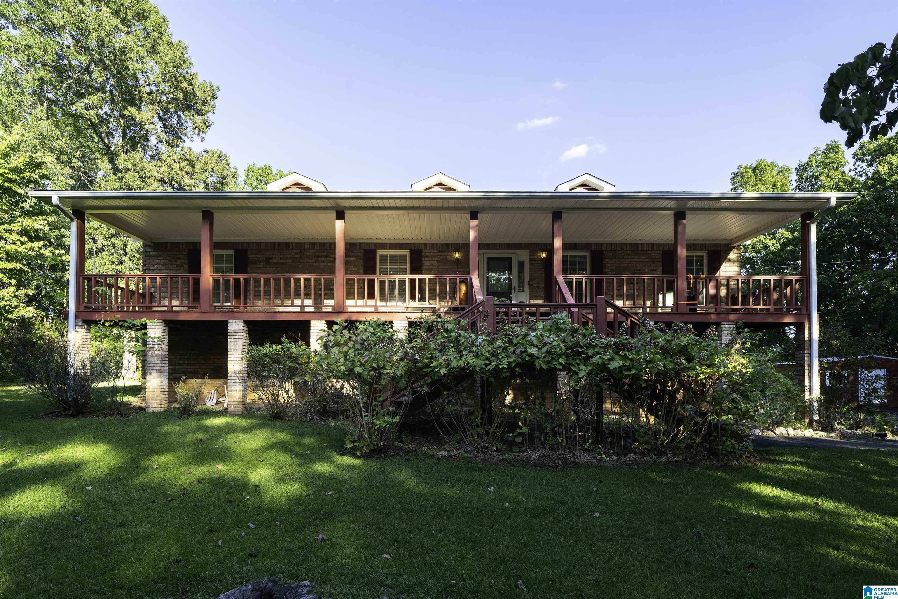 585 DOGWOOD TRAIL