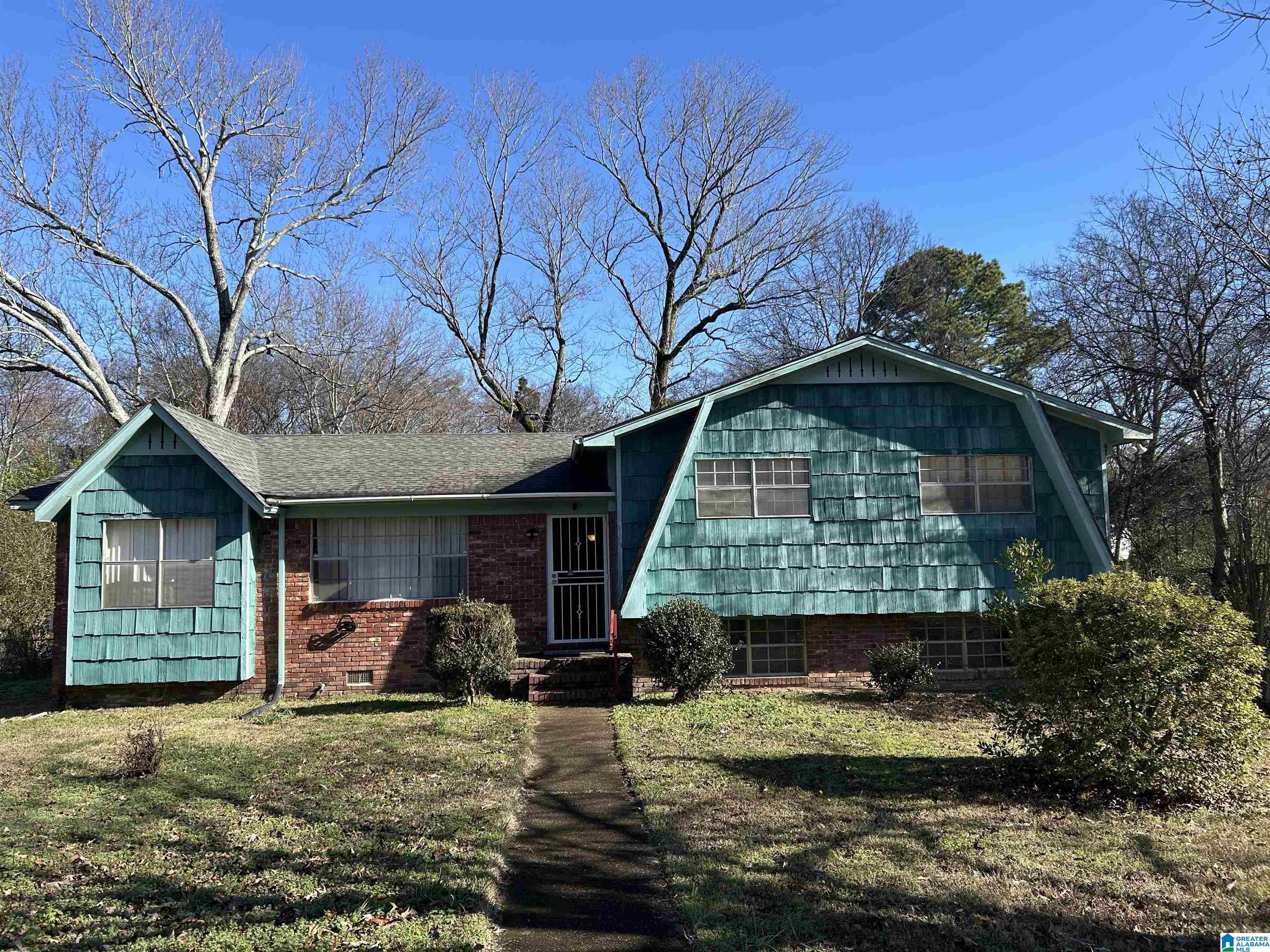 Homes for sale in Center Point, AL | 308 25th Avenue Nw, Center Point, AL 35215 | MLS# 21439991