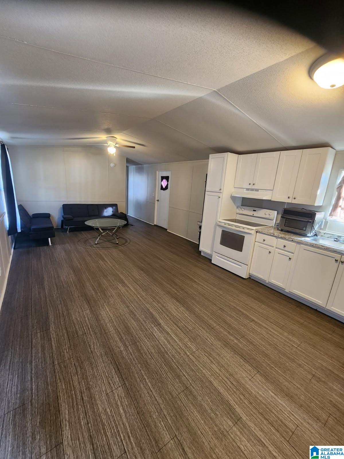 1306 RUSSELL DRIVE