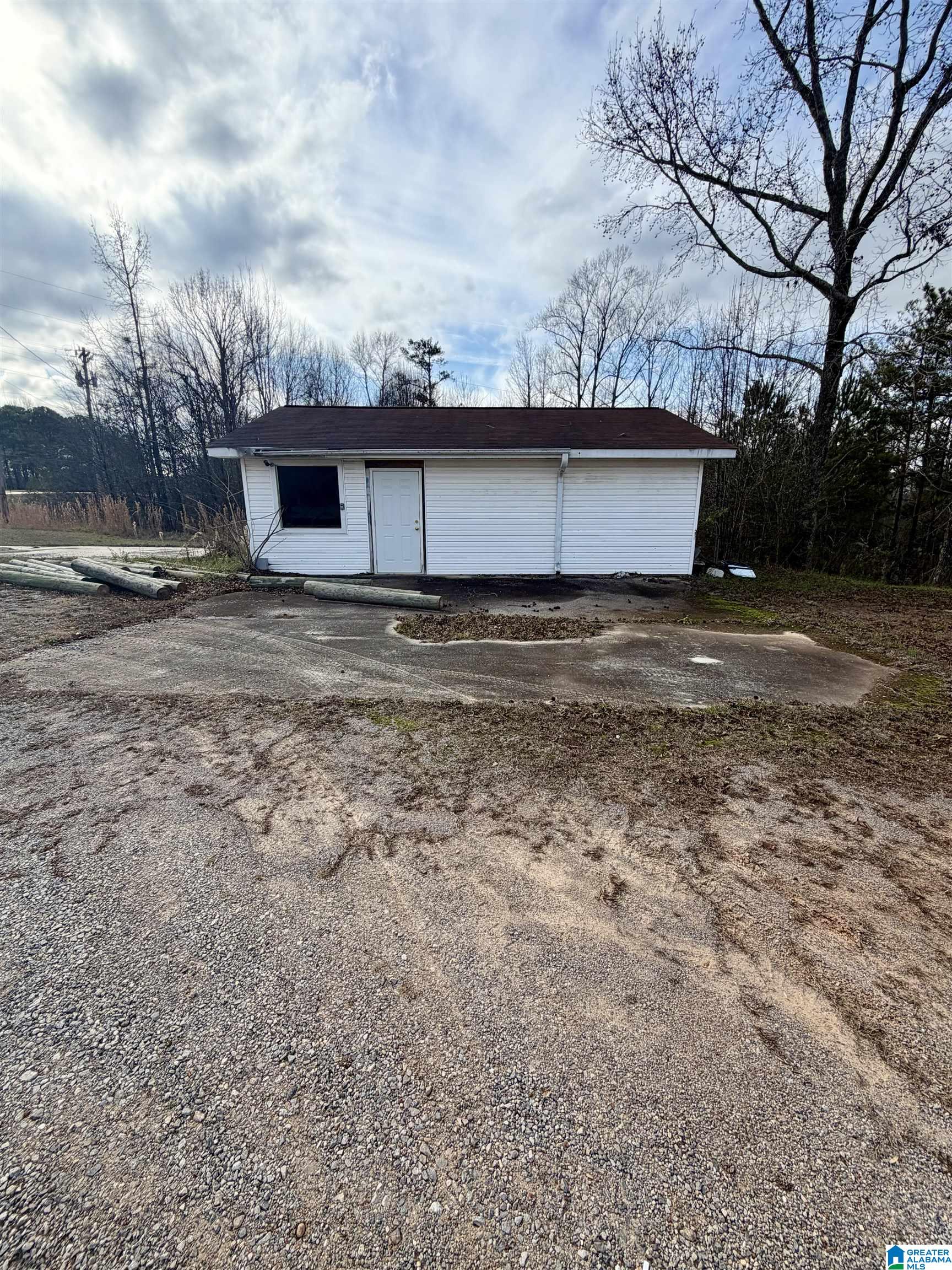 Homes for sale in Clanton, AL | 3719 County Road 32, Clanton, AL 35046 | MLS# 21440114