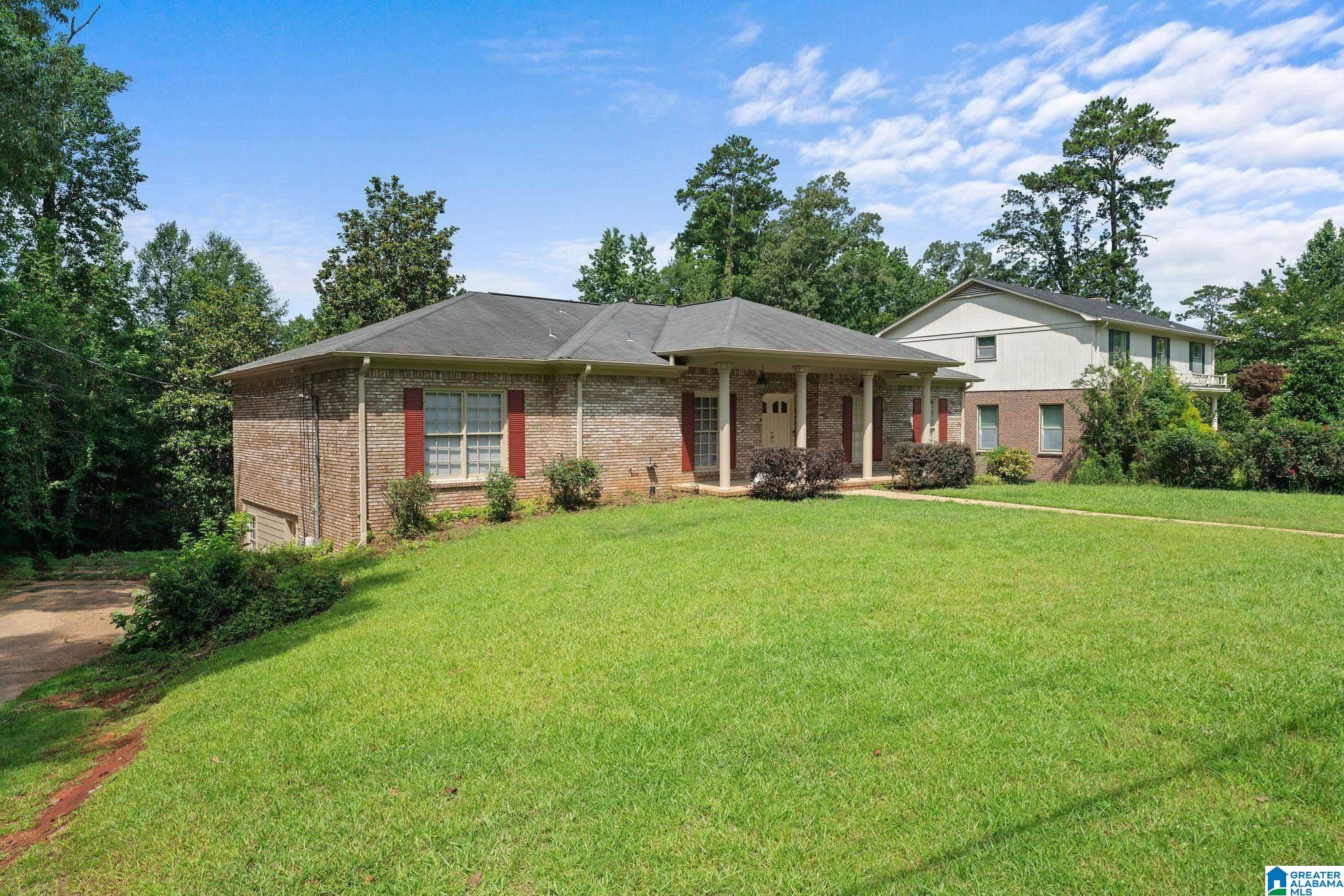 Photo 3 of Single family home for sale at 3411 Arcadia Dr, Tuscaloosa, AL 35404 | MLS# 21440143 | Listing updated on 2026-04-14