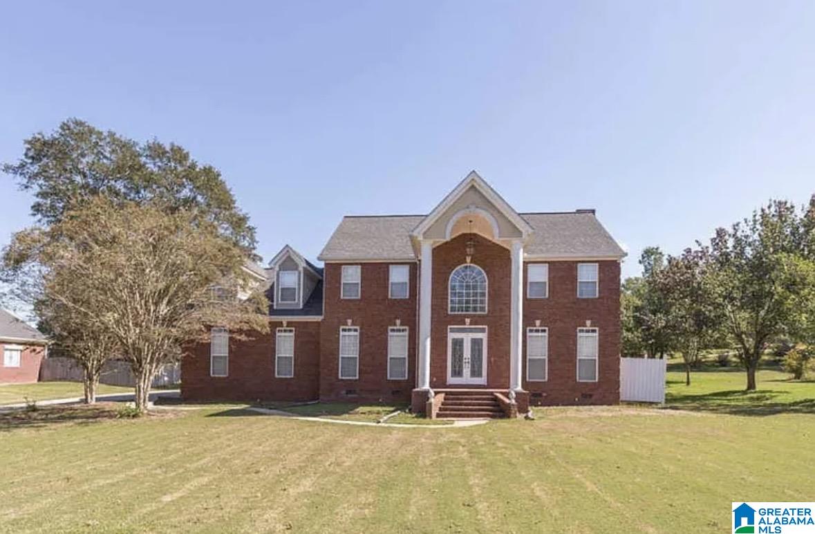 8 HERITAGE WAY