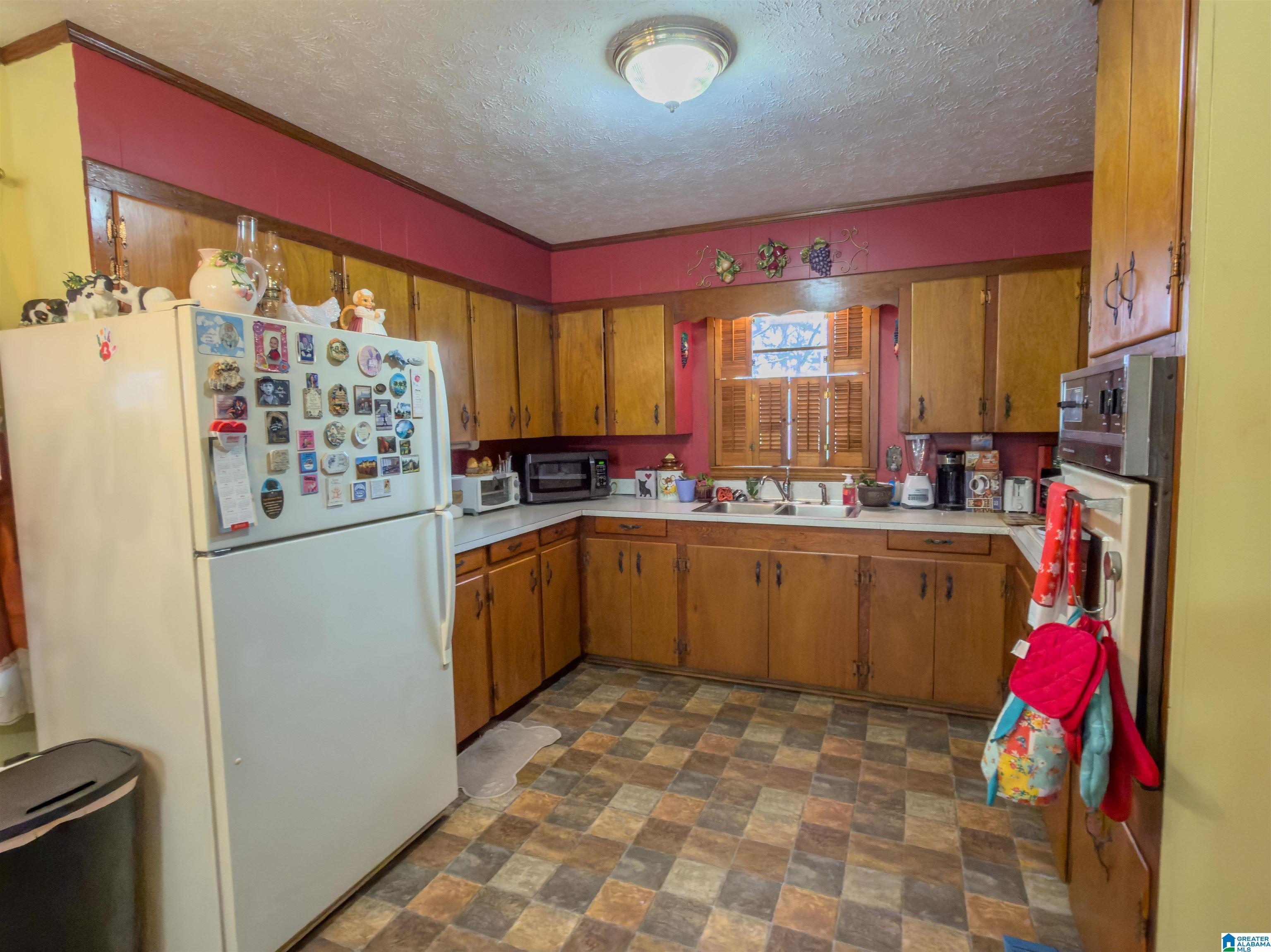 Homes for sale in Gadsden, AL | 1208 Robinhood Road, Gadsden, AL 35904 | MLS# 21440489