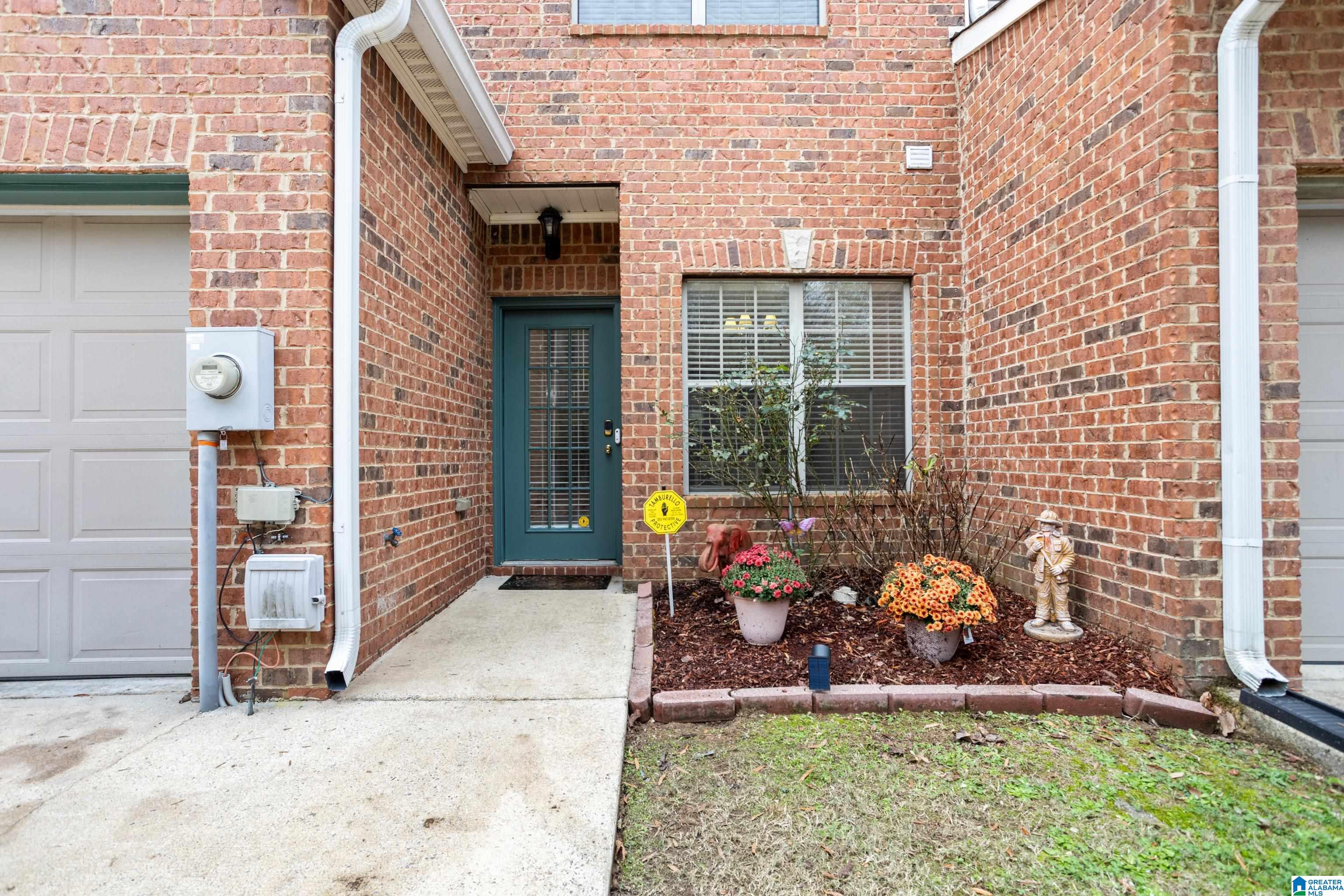 Homes for sale in Hoover, AL | 408 Highland Cove Dr, Hoover, AL 35226 | MLS# 21440549