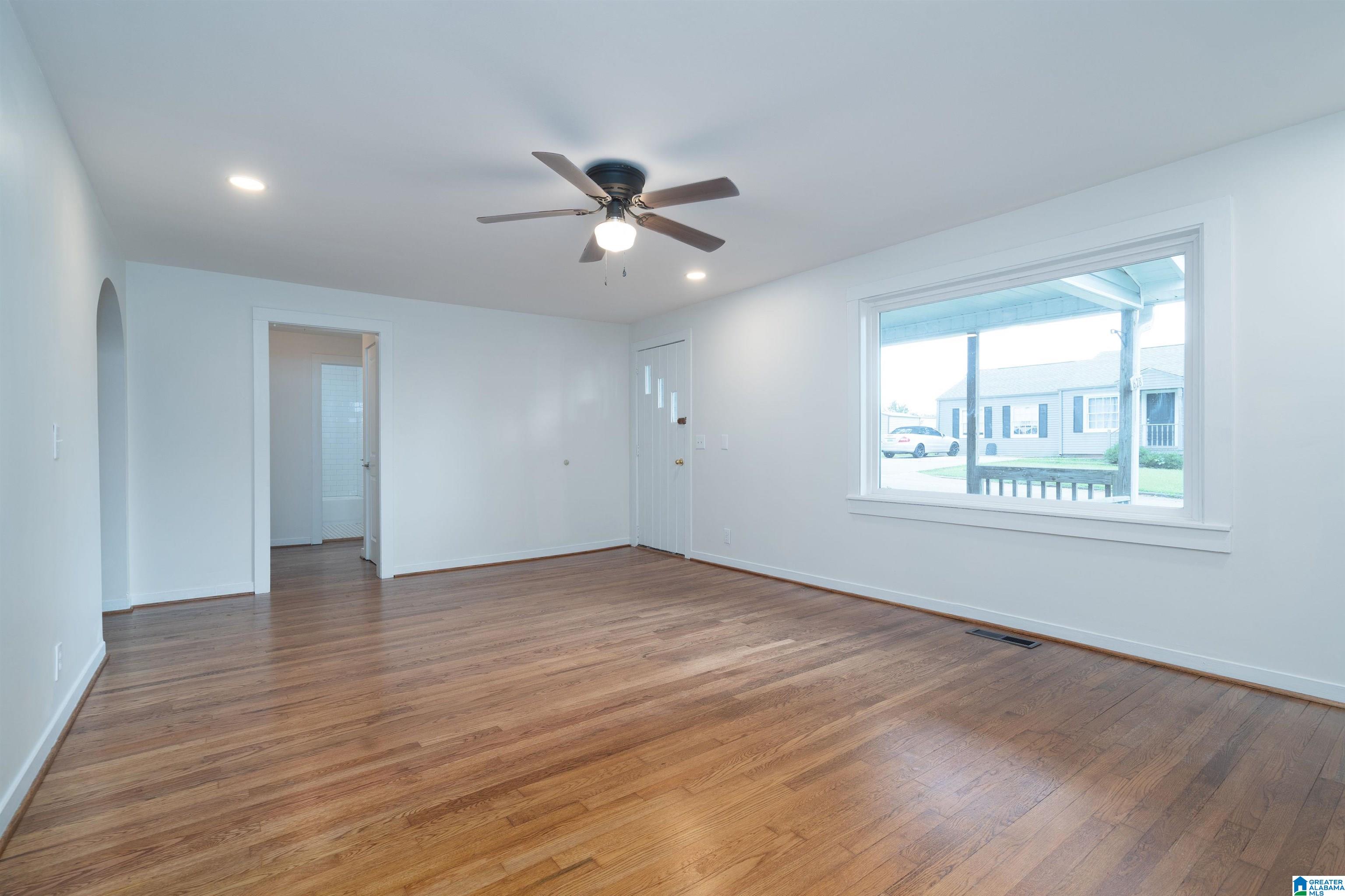 Homes for sale in Hueytown, AL | 628 S Parkell Avenue, Hueytown, AL 35023 | MLS# 21440574