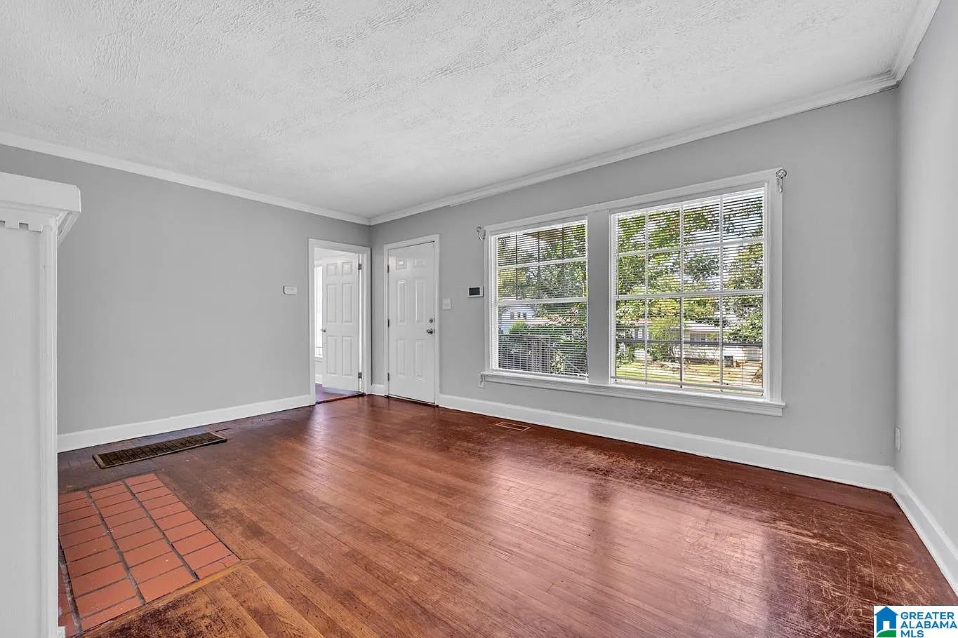 Homes for sale in Birmingham, AL | 7625 4Th Avenue S, Birmingham, AL 35206 | MLS# 21440651