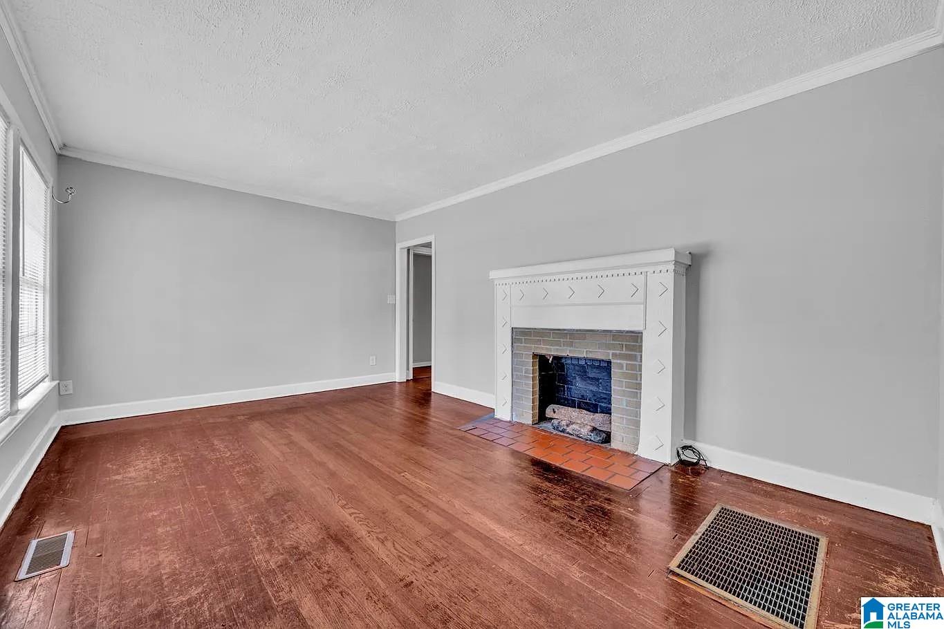 Homes for sale in Birmingham, AL | 7625 4Th Avenue S, Birmingham, AL 35206 | MLS# 21440651