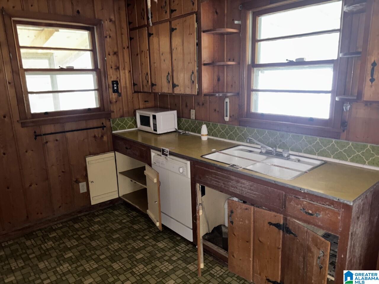 Homes for sale in Weaver, AL | 718 Bain Avenue, Weaver, AL 36277 | MLS# 21440657