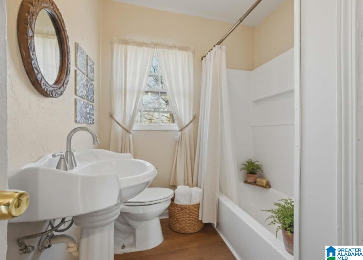 Homes for sale in Birmingham, AL | 1860 Woodland Avenue Sw, Birmingham, AL 35211 | MLS# 21440671