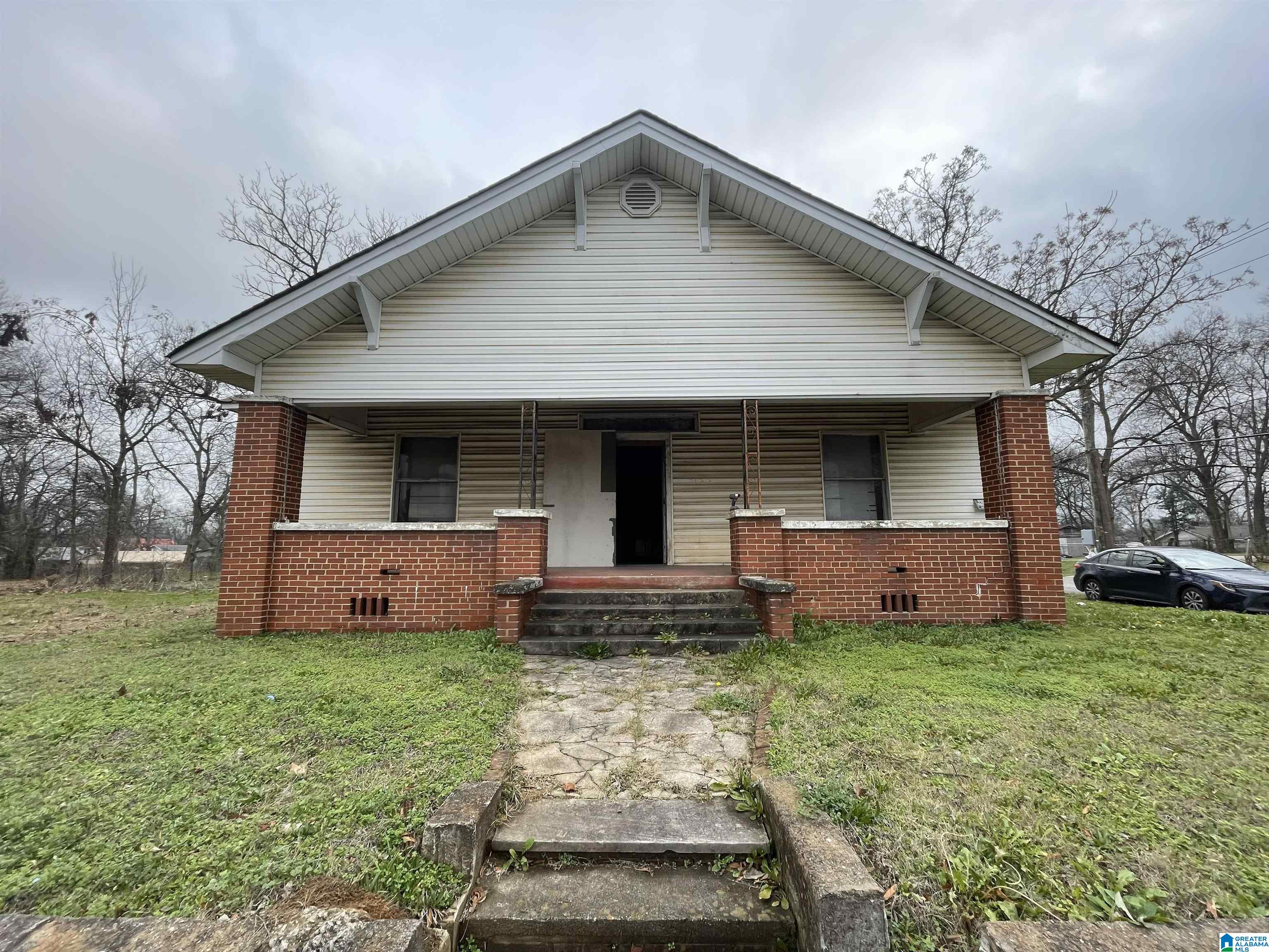 Homes for sale in Birmingham, AL | 3123 Avenue C, Birmingham, AL 35218 | MLS# 21440687