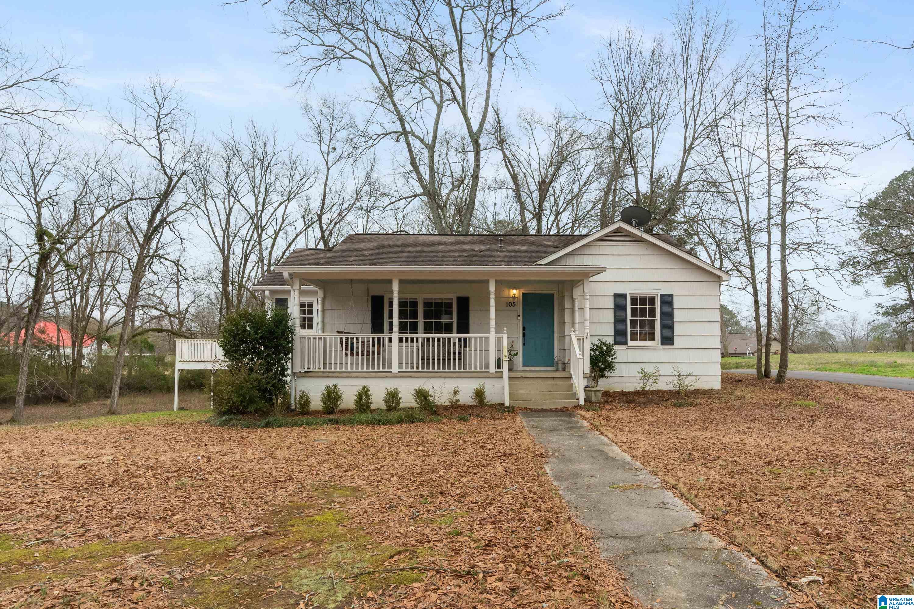 Homes for sale in Columbiana, AL | 105 W Sterrett Street, Columbiana, AL 35051 | MLS# 21440708